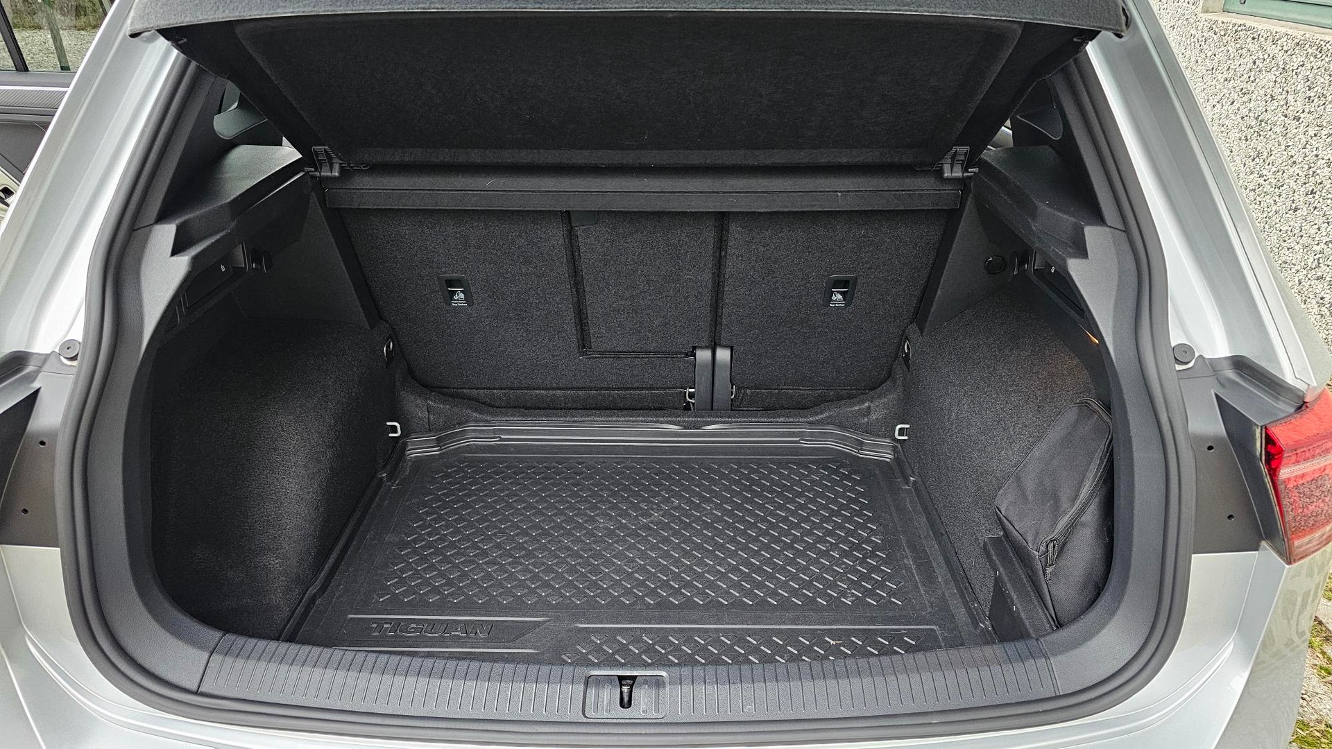 VW Tiguan 2.0 TDI SCR R-Line 4Motion DSG-image-9