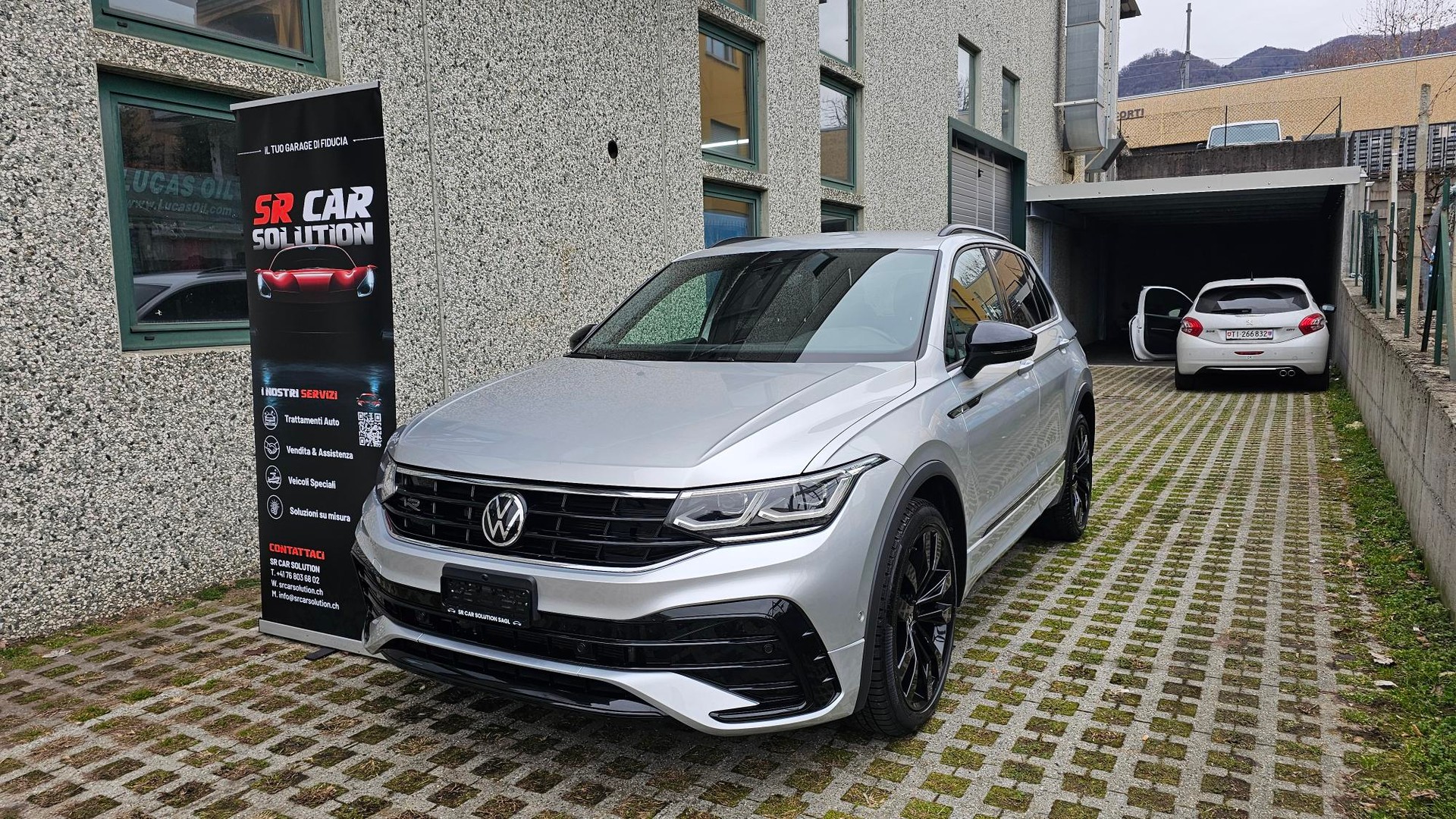 VW Tiguan 2.0 TDI SCR R-Line 4Motion DSG-image-1