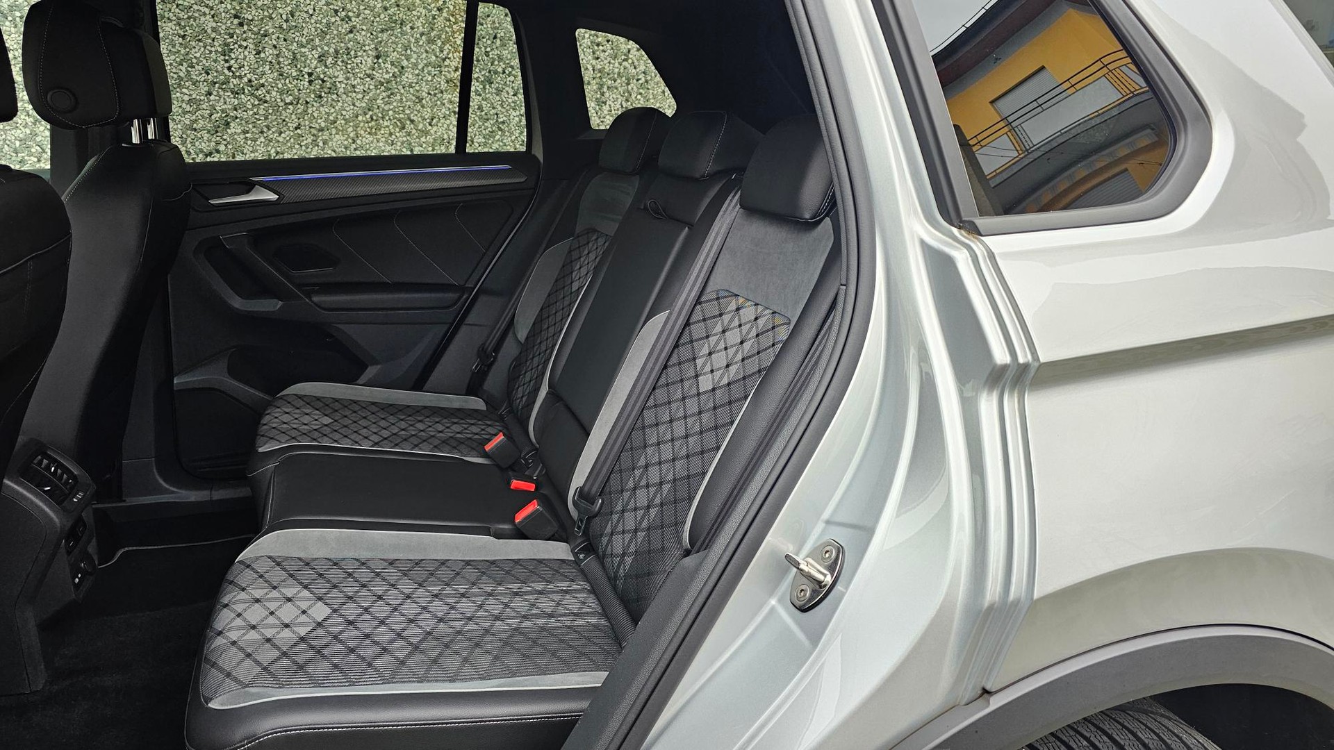 VW Tiguan 2.0 TDI SCR R-Line 4Motion DSG-image-6