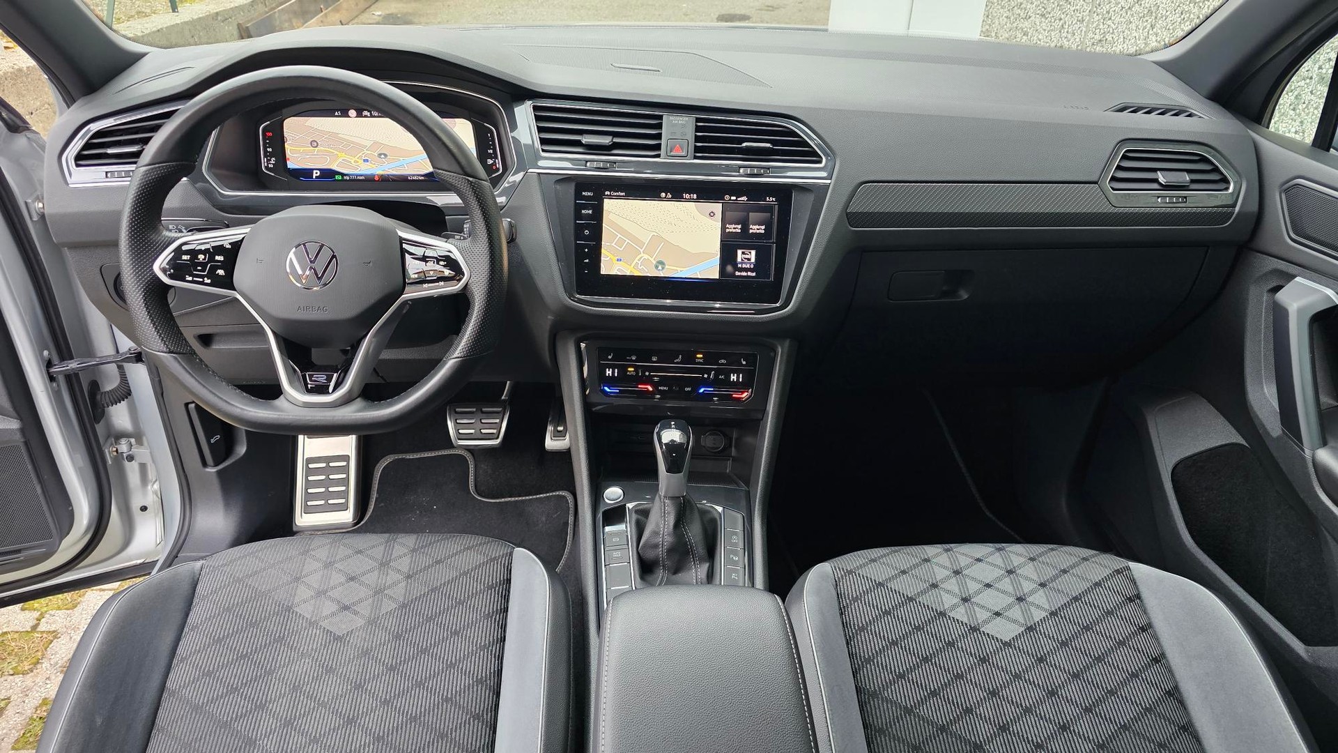 VW Tiguan 2.0 TDI SCR R-Line 4Motion DSG-image-4