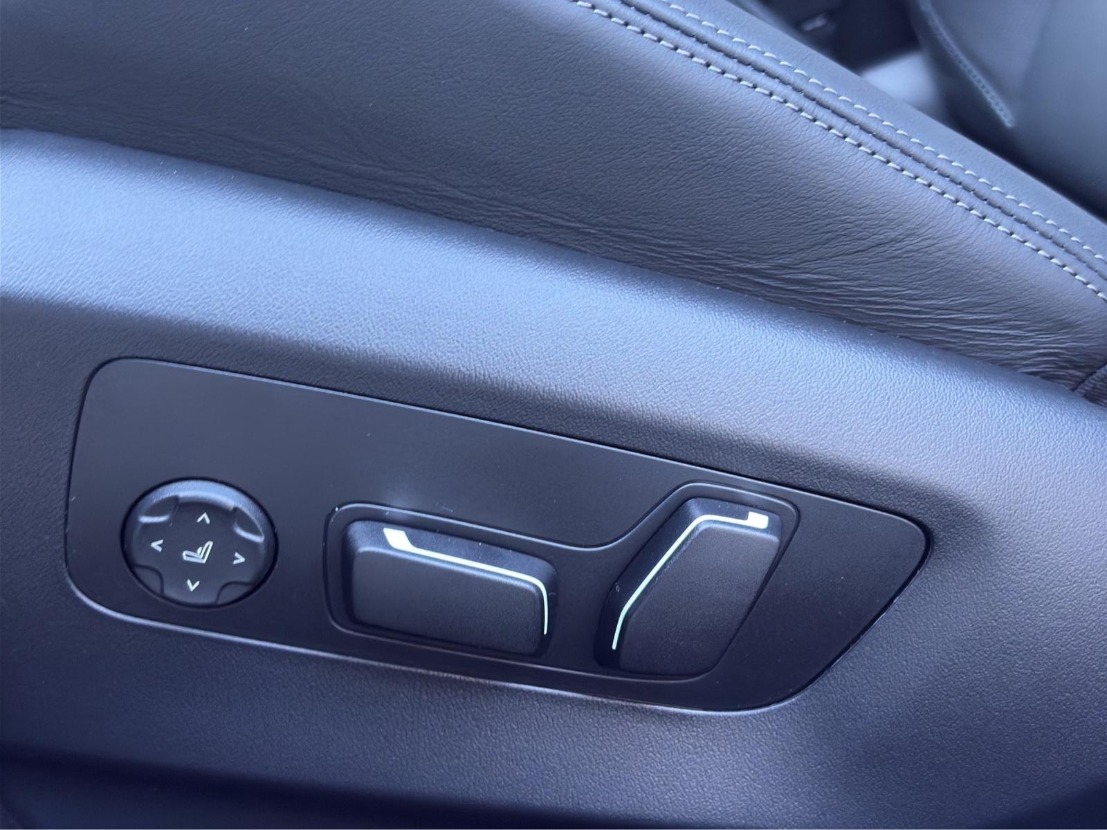 BMW M5 xDrive Touring-image-16