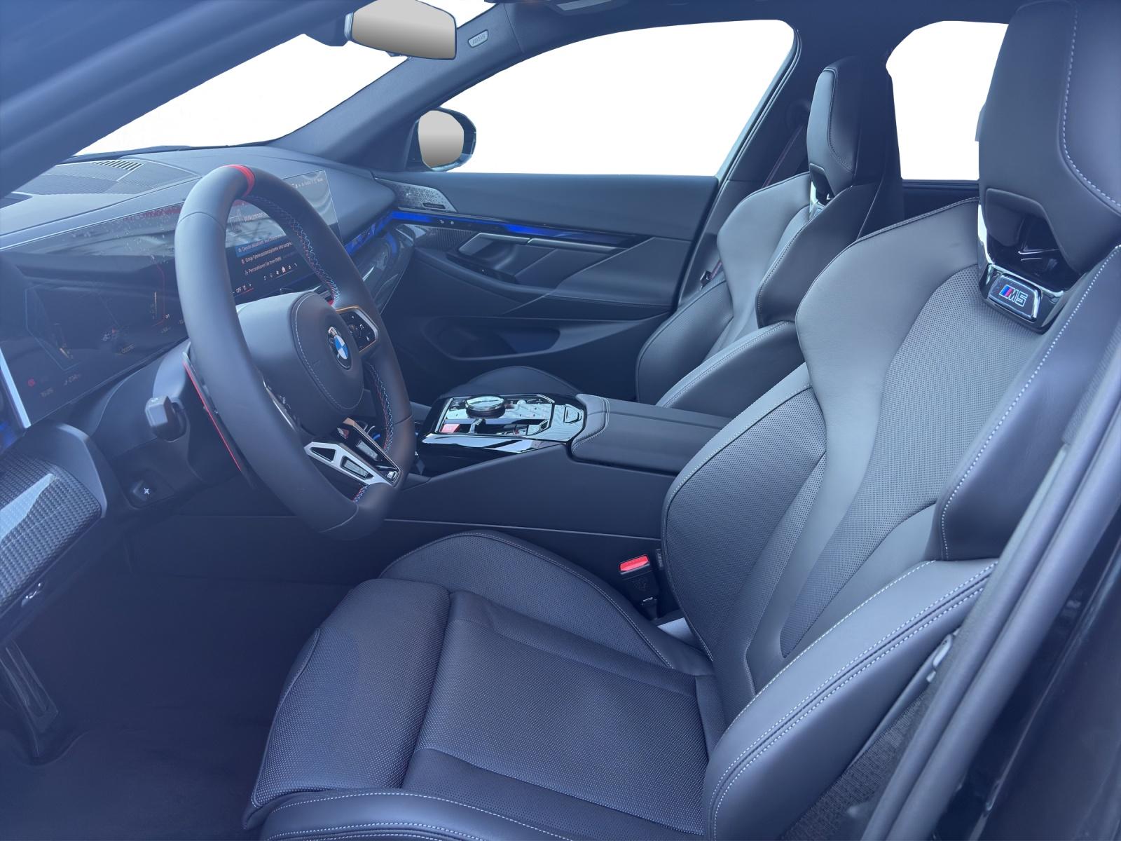BMW M5 xDrive Touring-image-9