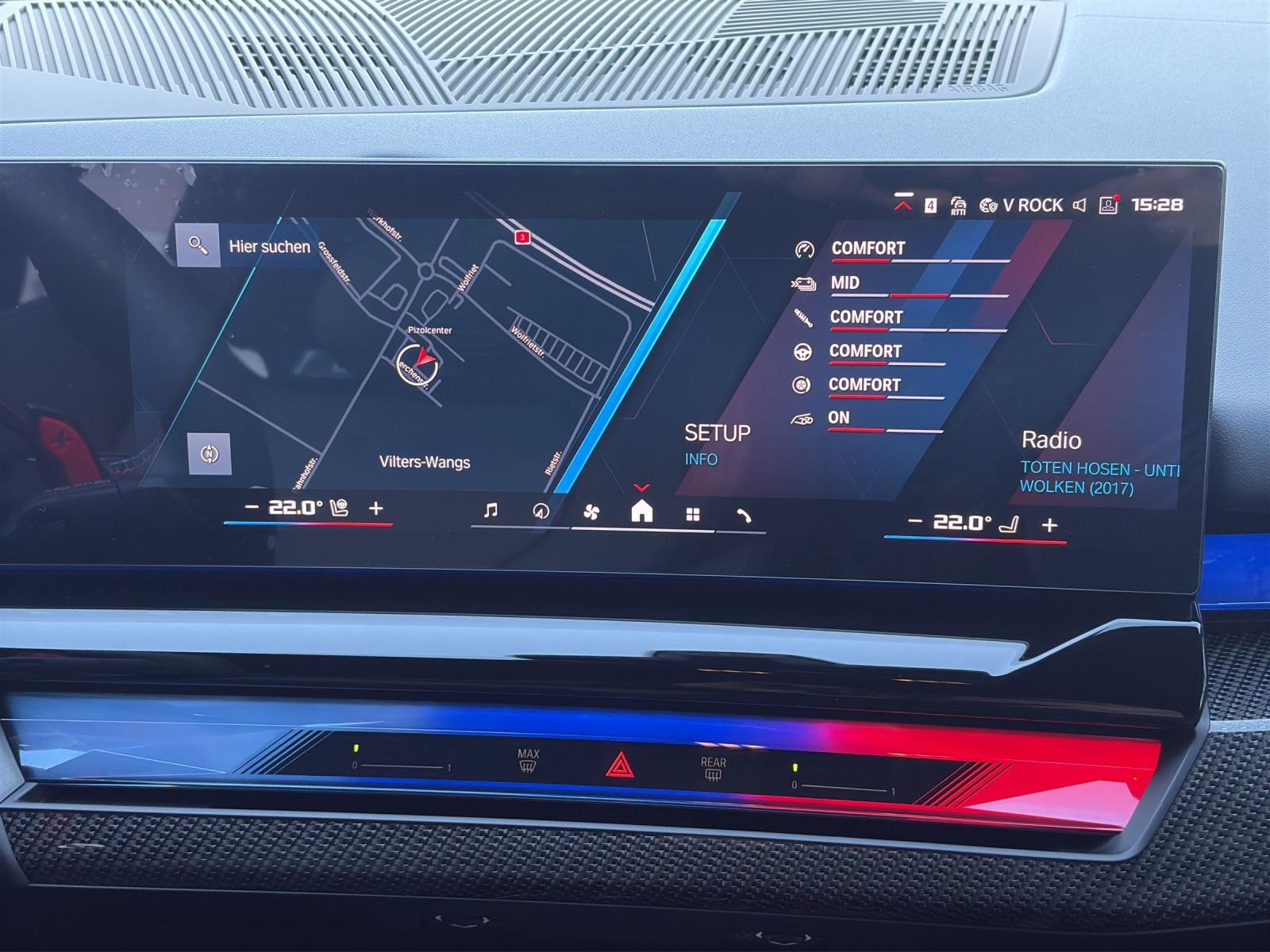 BMW M5 xDrive Touring-image-11