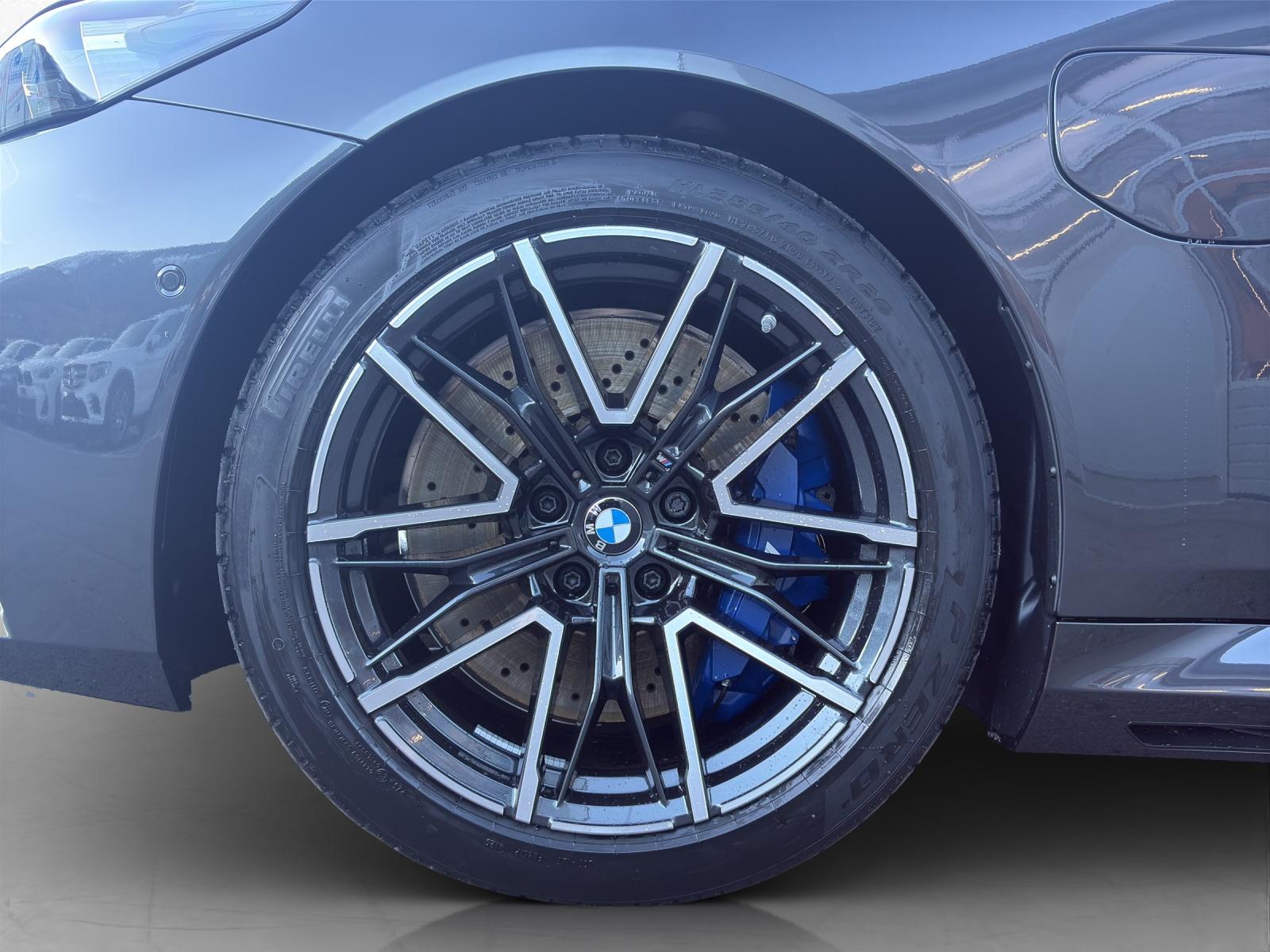 BMW M5 xDrive Touring-image-8