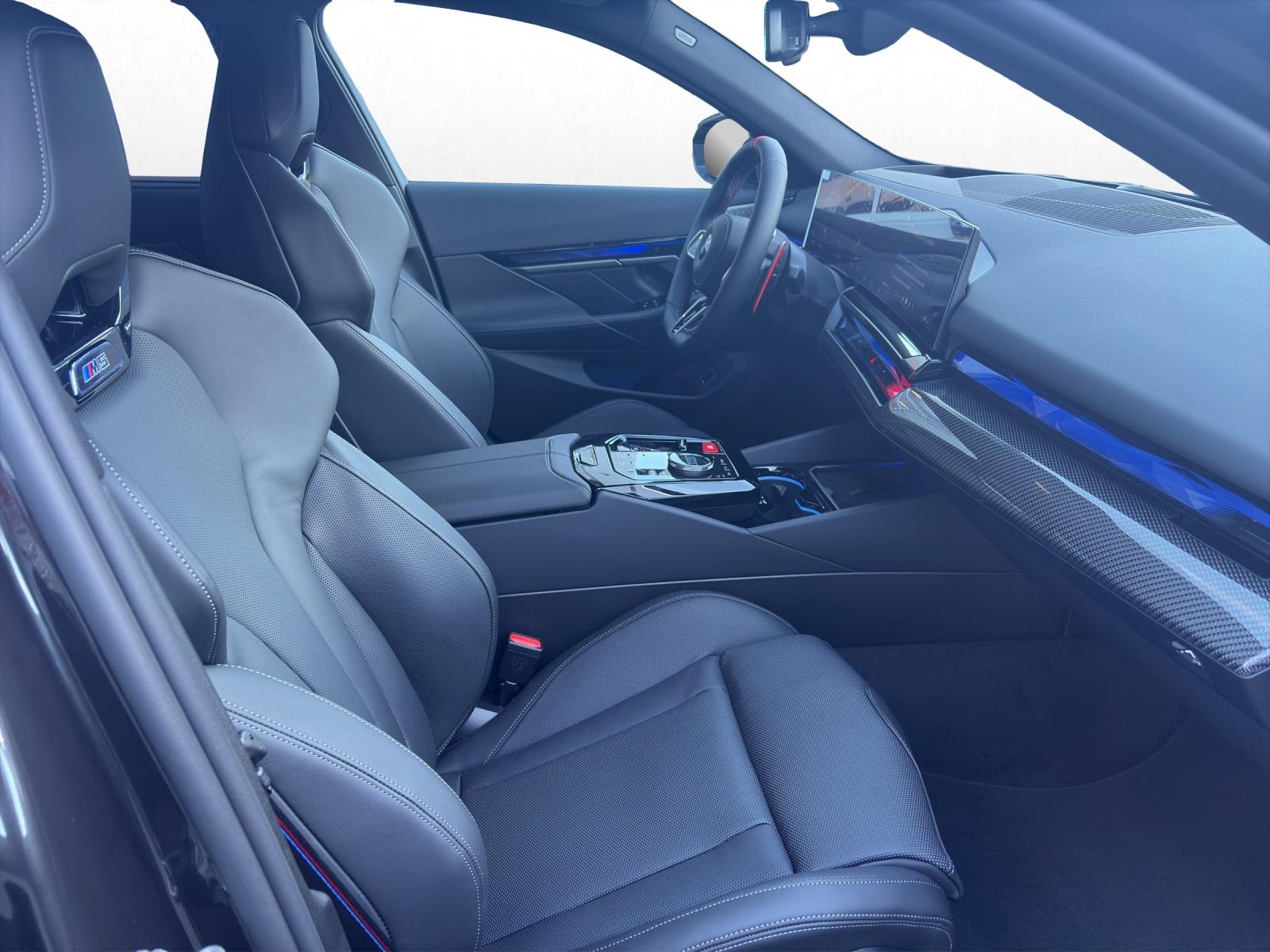 BMW M5 xDrive Touring-image-13