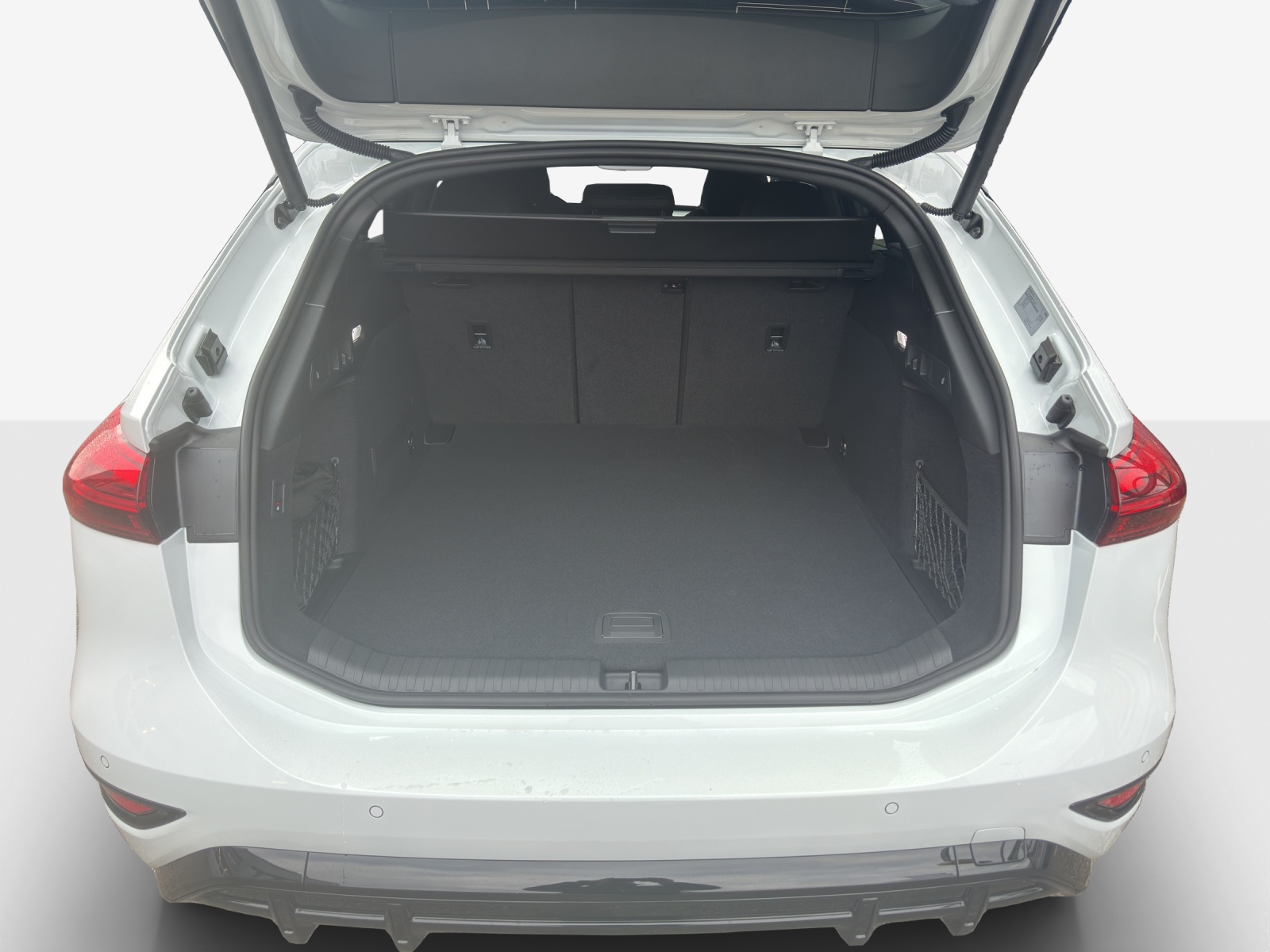 AUDI A6 Avant e-tron quattro-image-12