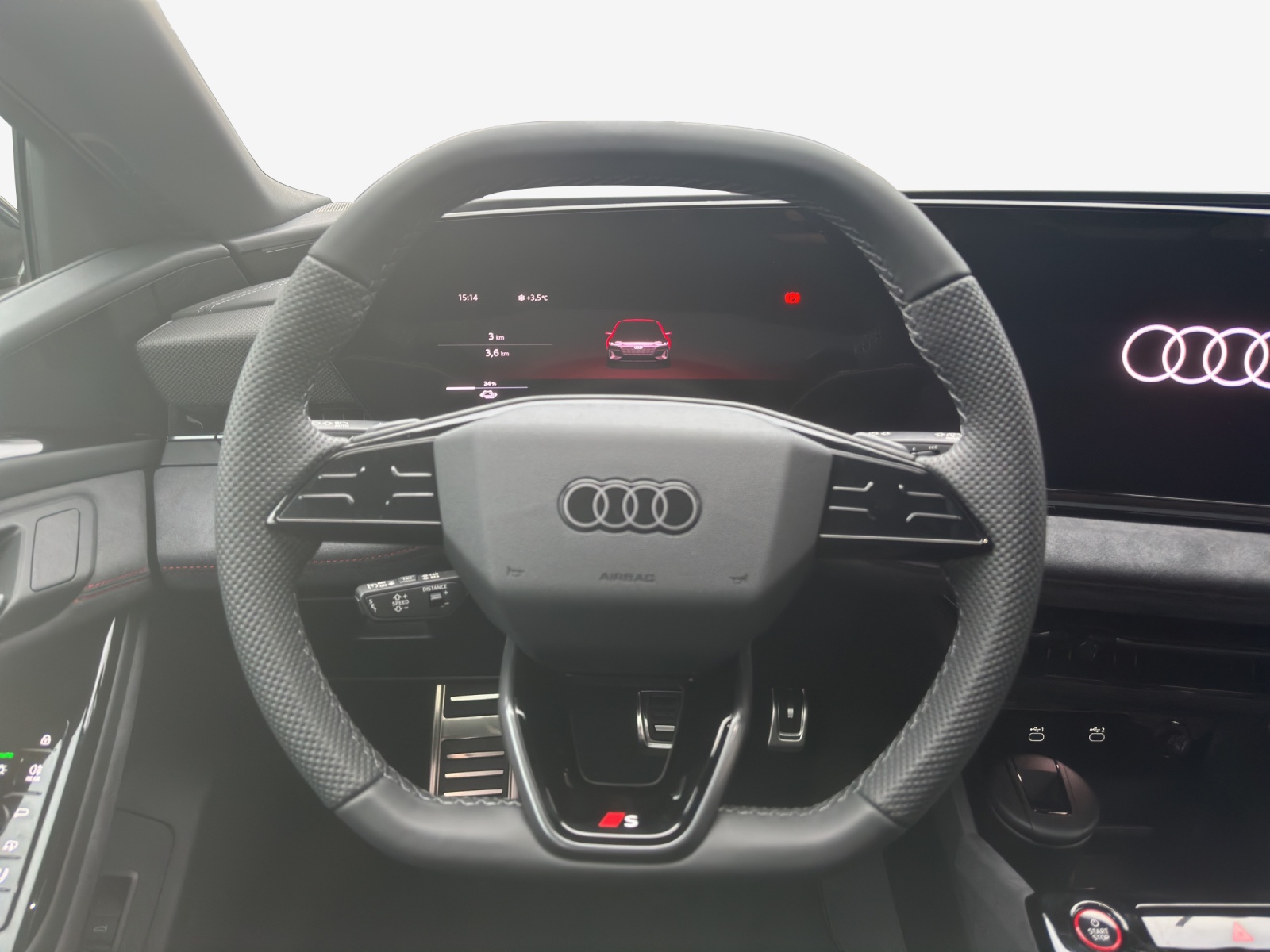 AUDI A6 Avant e-tron quattro-image-9