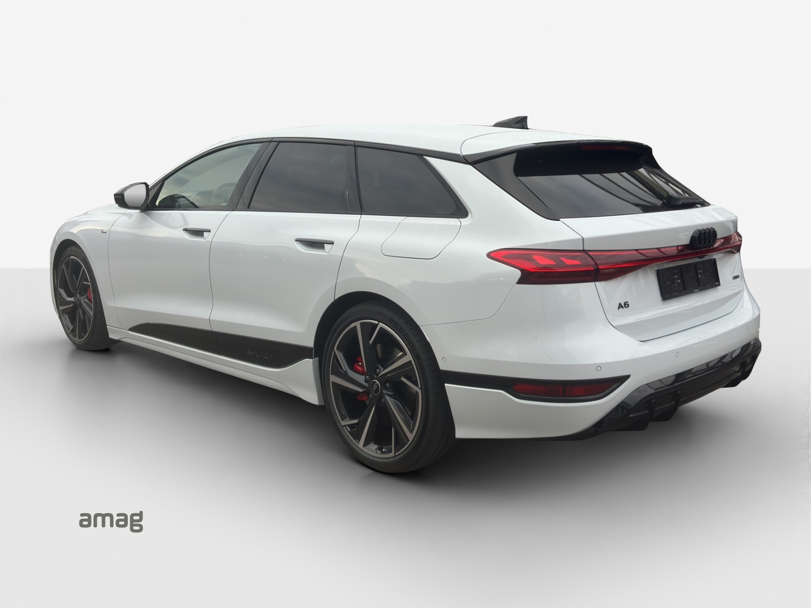 AUDI A6 Avant e-tron quattro-image-2