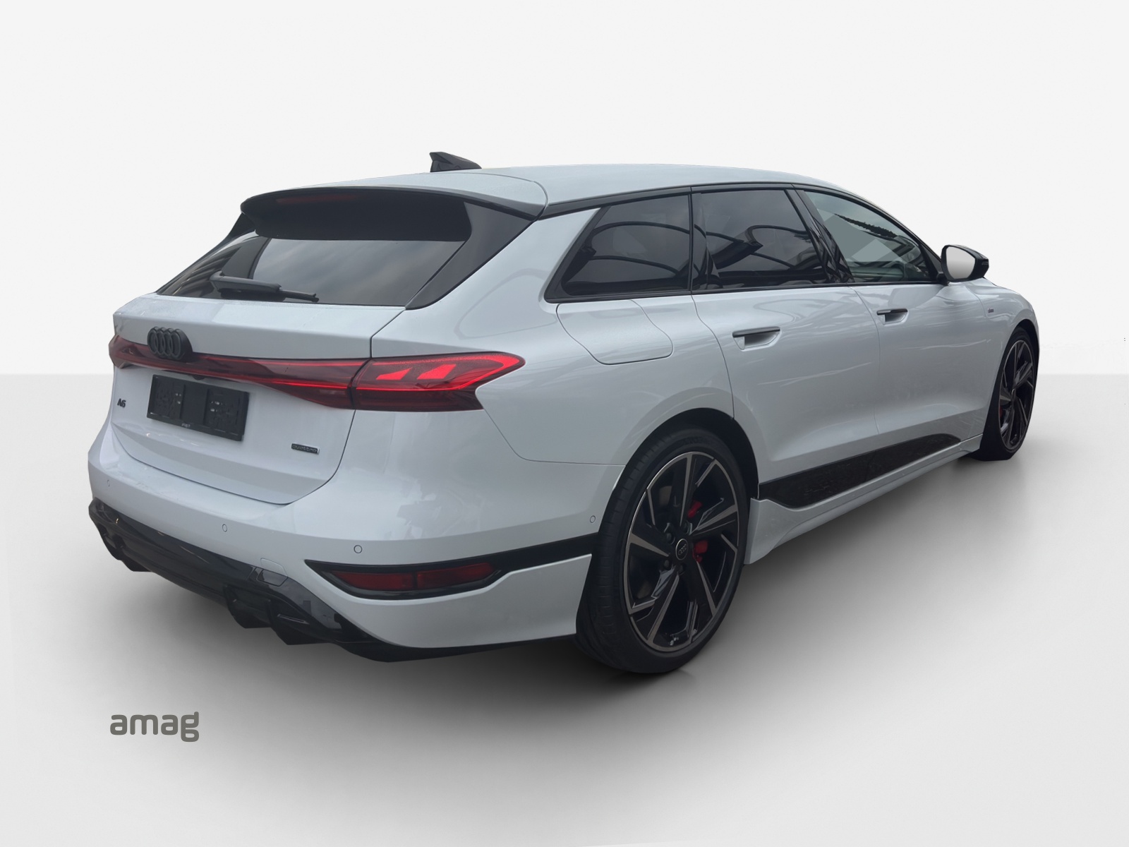 AUDI A6 Avant e-tron quattro-image-4