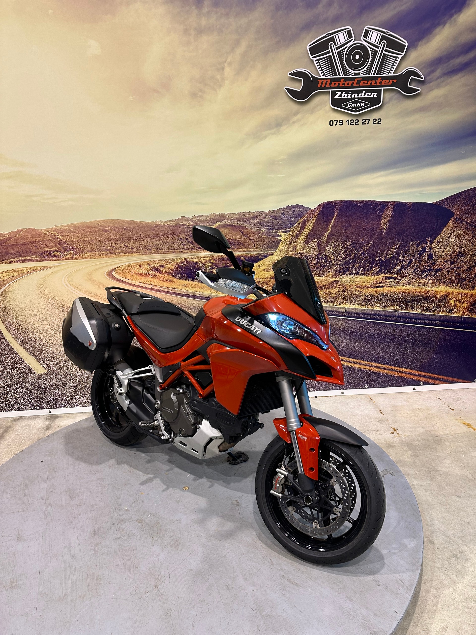 DUCATI Multistrada 1200 S-showroom-element-1