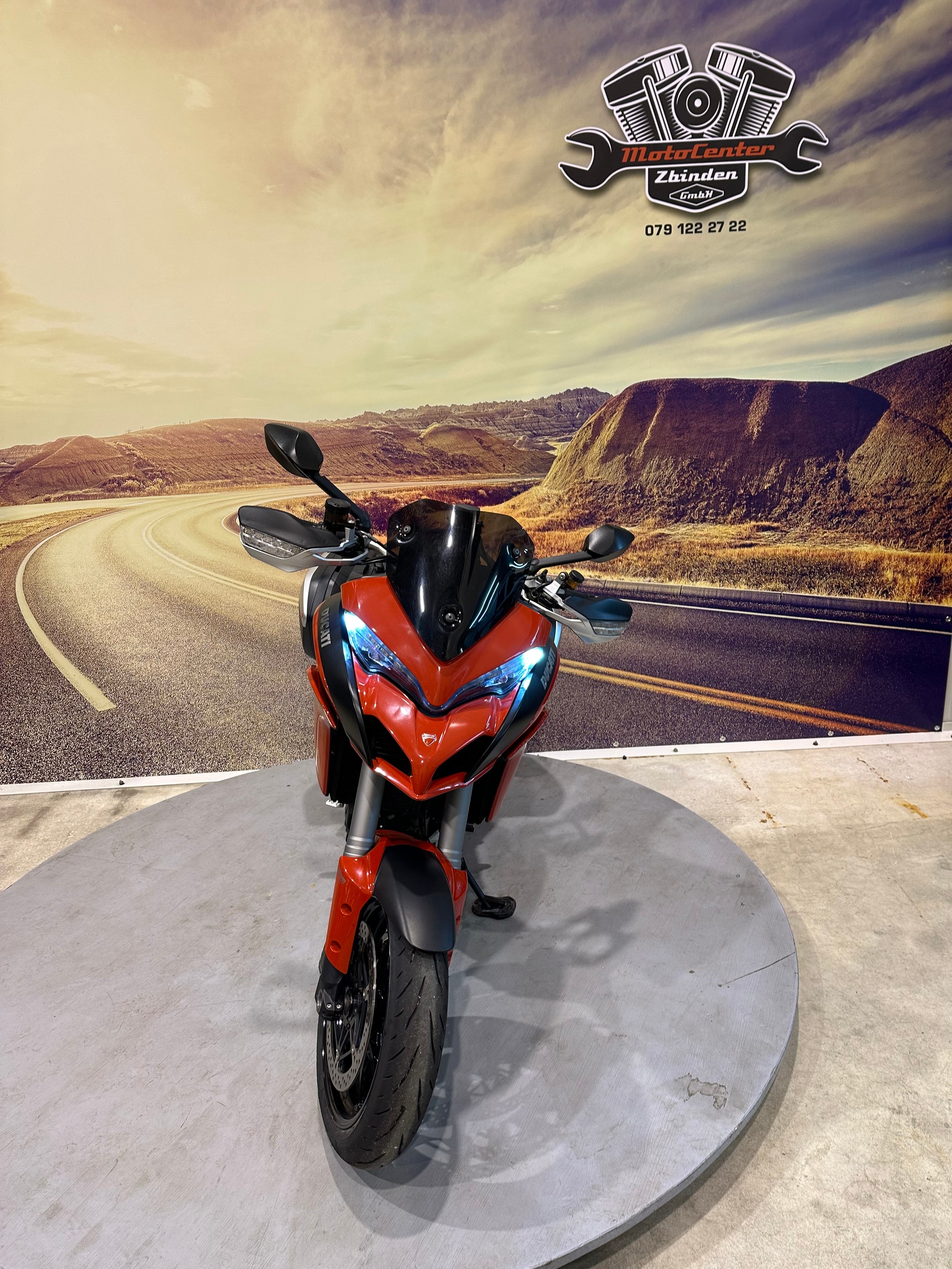 DUCATI Multistrada 1200 S-showroom-element-2