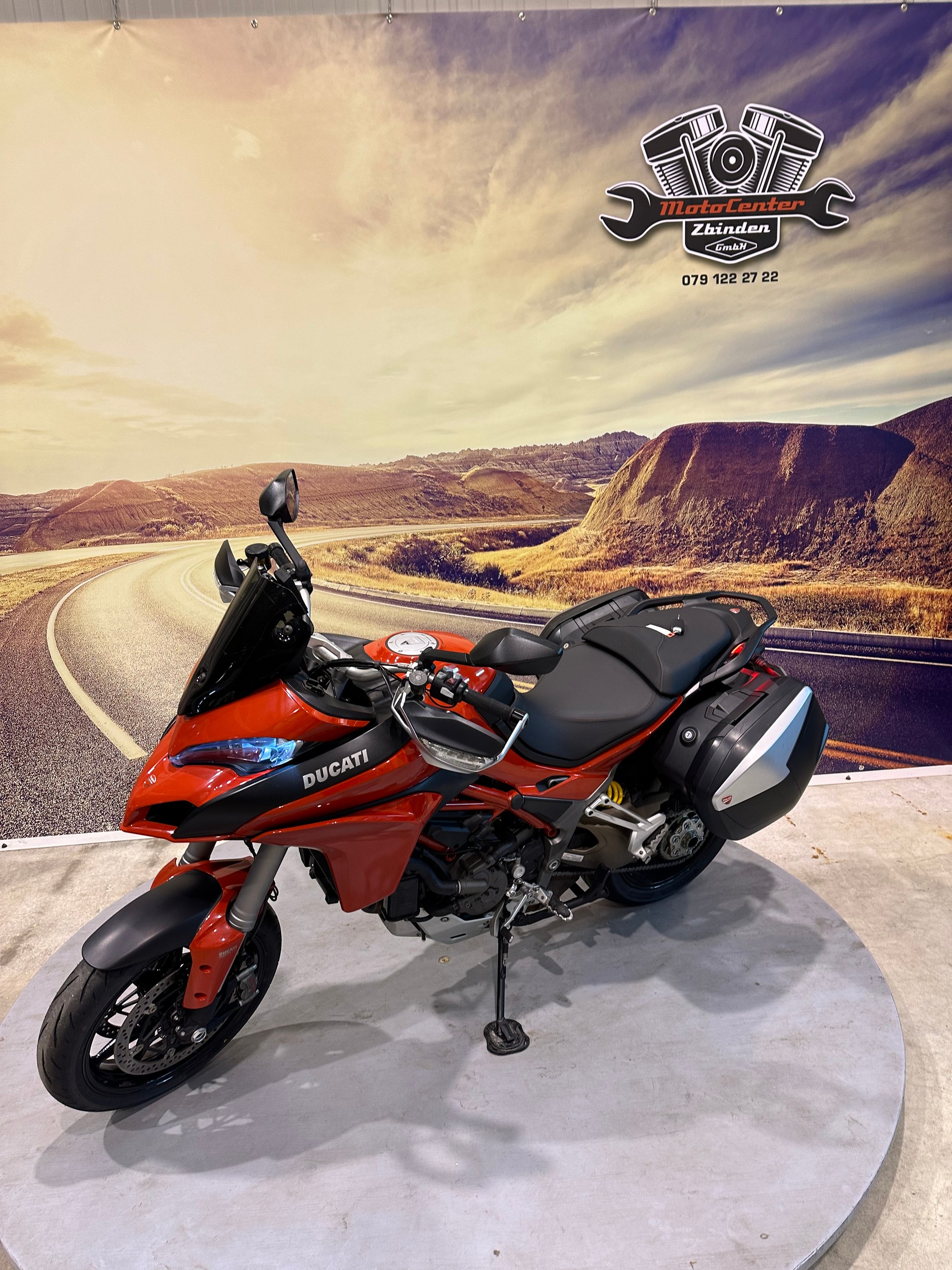 DUCATI Multistrada 1200 S-showroom-element-3
