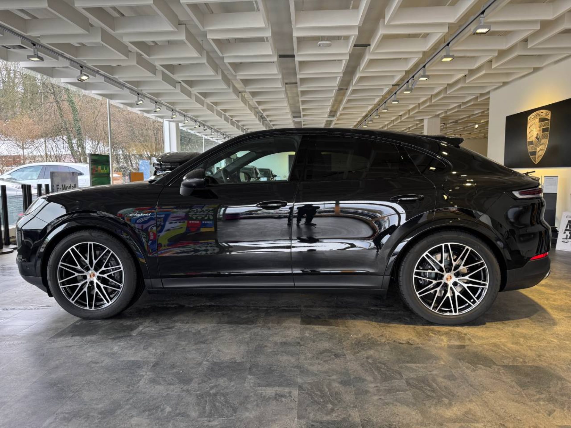 PORSCHE Cayenne E-Hybrid Coupé-image-1