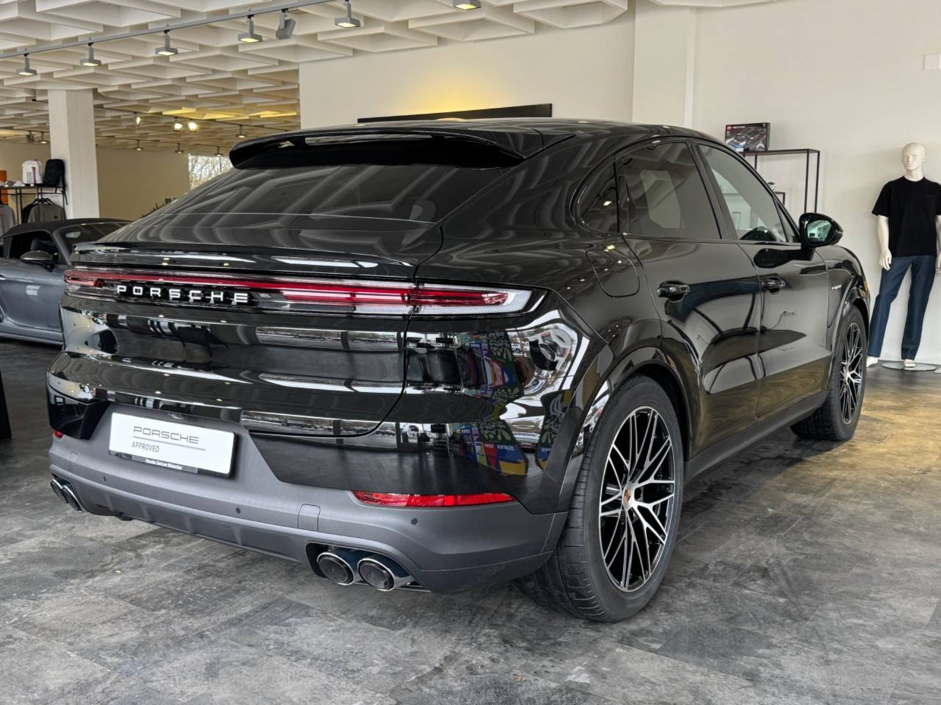 PORSCHE Cayenne E-Hybrid Coupé-image-2