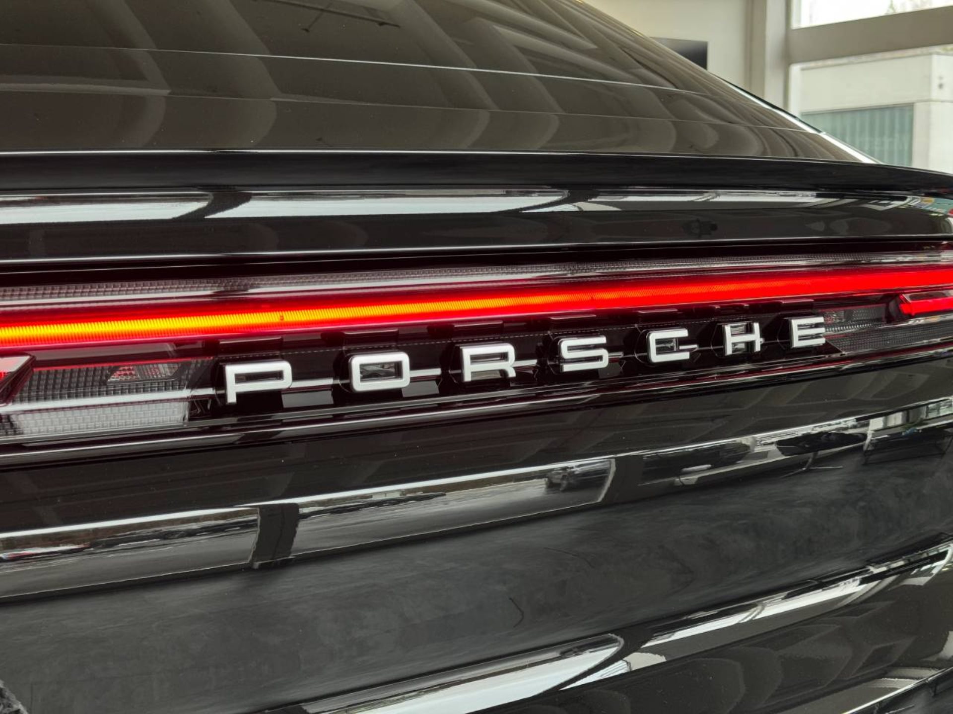 PORSCHE Cayenne E-Hybrid Coupé-image-39