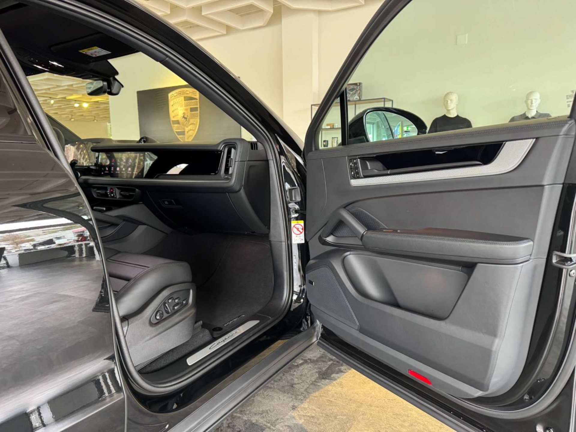 PORSCHE Cayenne E-Hybrid Coupé-image-23
