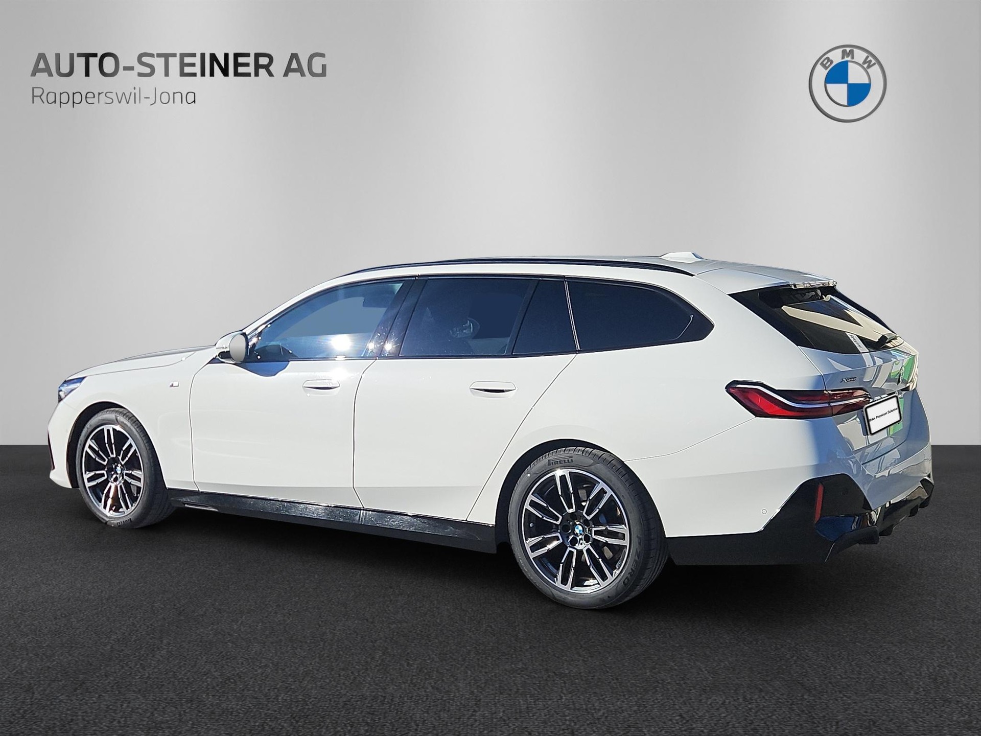 BMW 520d xDrive 48V Touring M Sport Steptronic-image-2