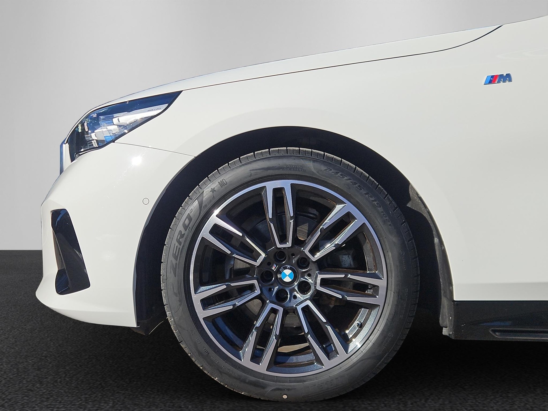 BMW 520d xDrive 48V Touring M Sport Steptronic-image-8