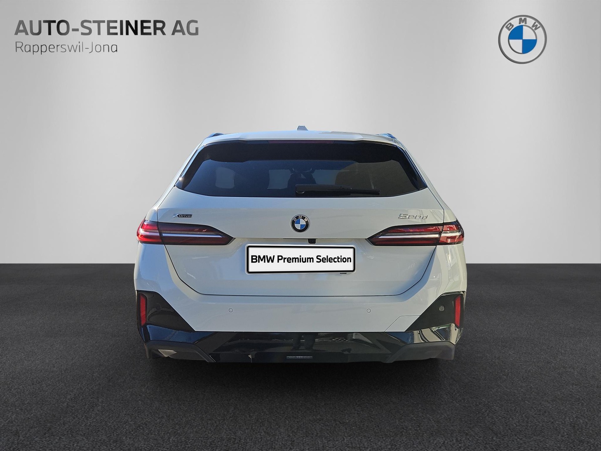 BMW 520d xDrive 48V Touring M Sport Steptronic-image-3