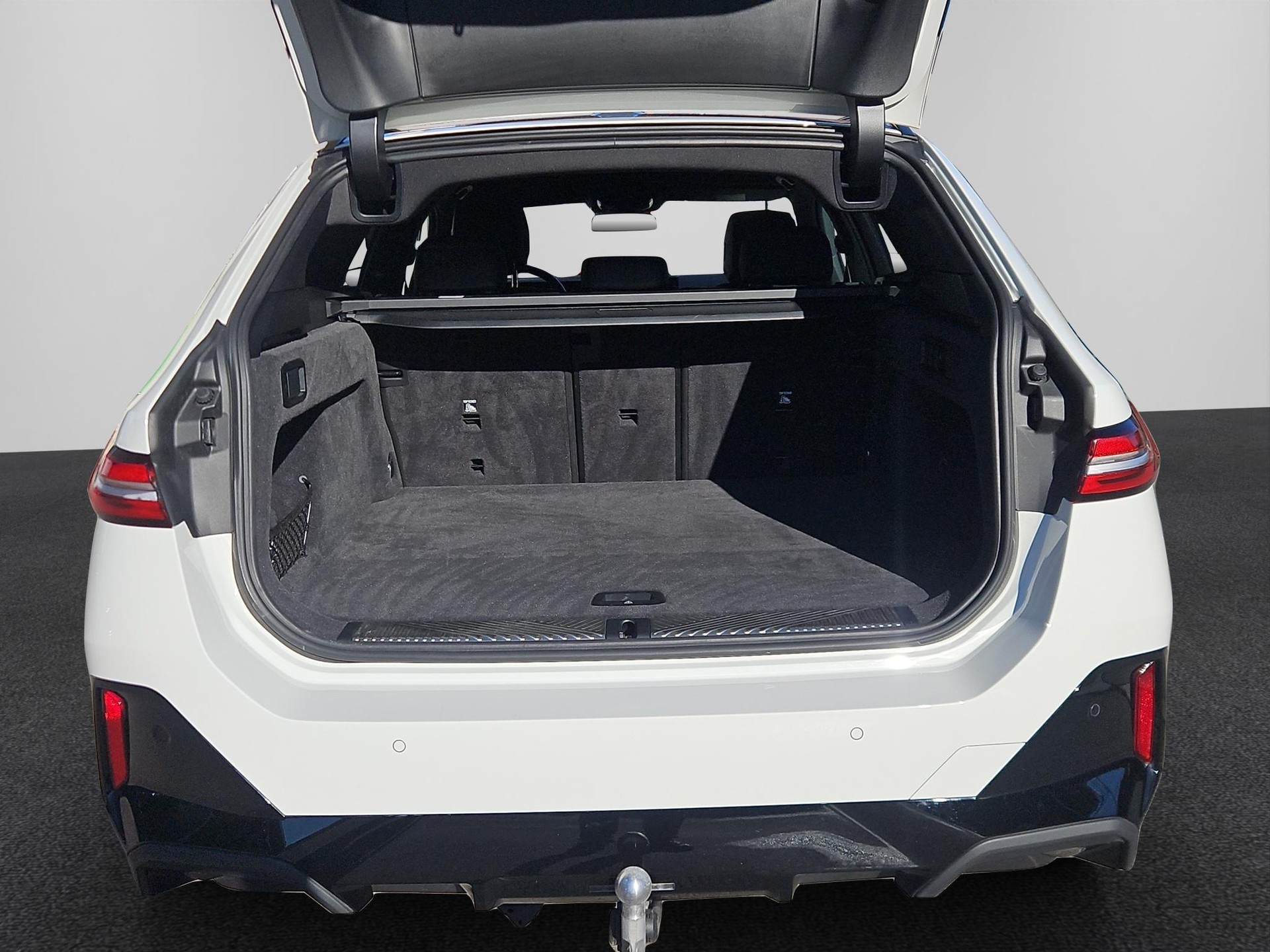 BMW 520d xDrive 48V Touring M Sport Steptronic-image-20