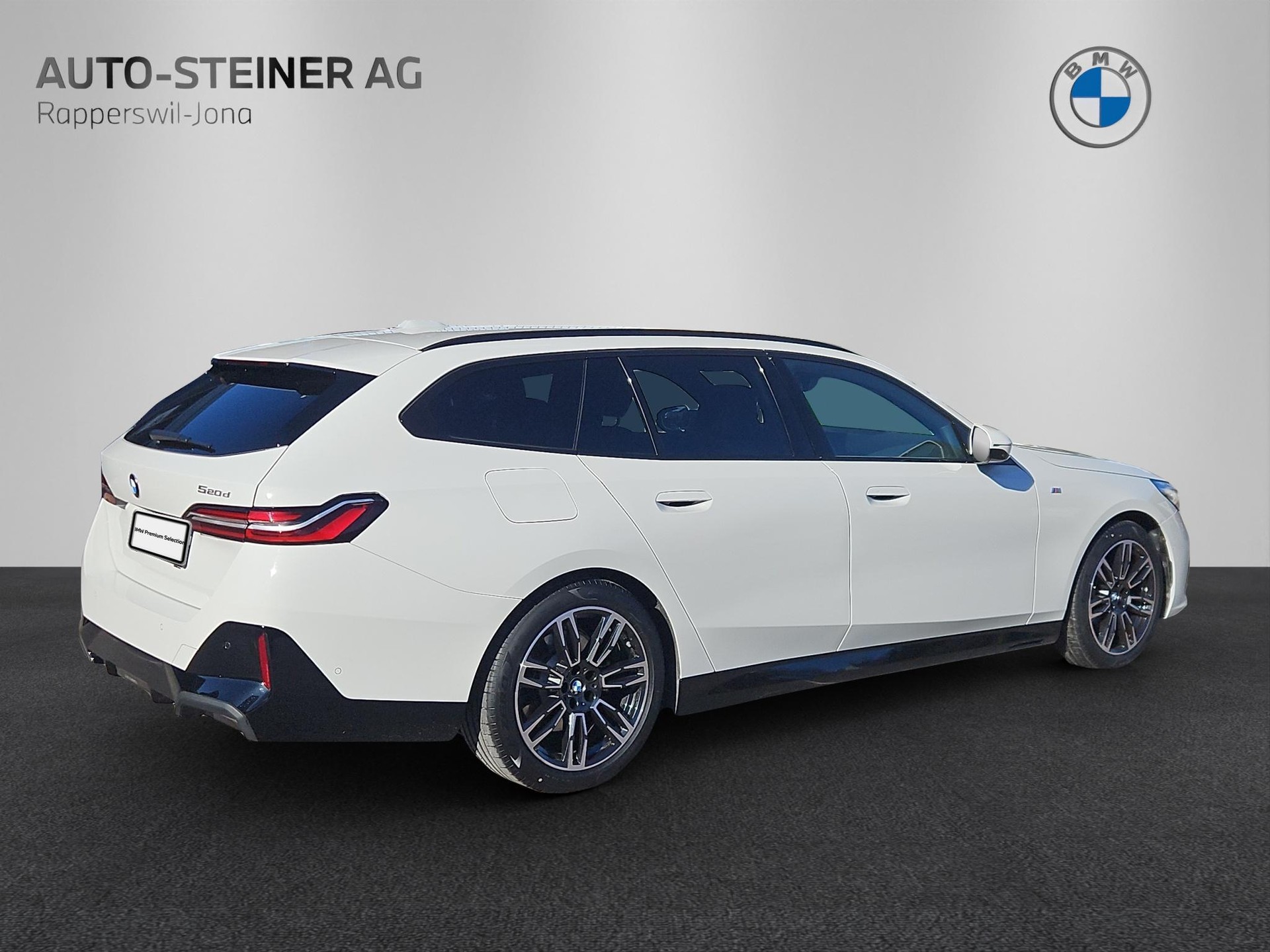 BMW 520d xDrive 48V Touring M Sport Steptronic-image-4