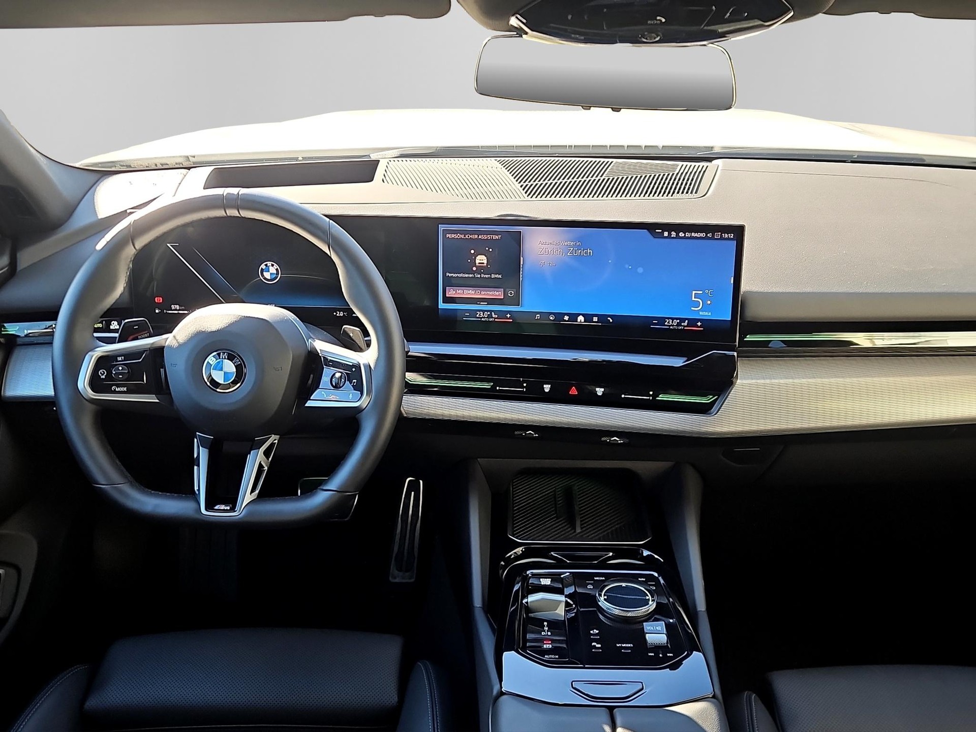 BMW 520d xDrive 48V Touring M Sport Steptronic-image-11