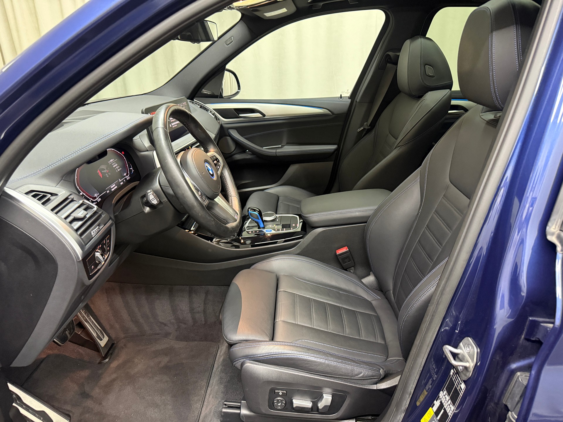 BMW iX3 Impressive-image-6