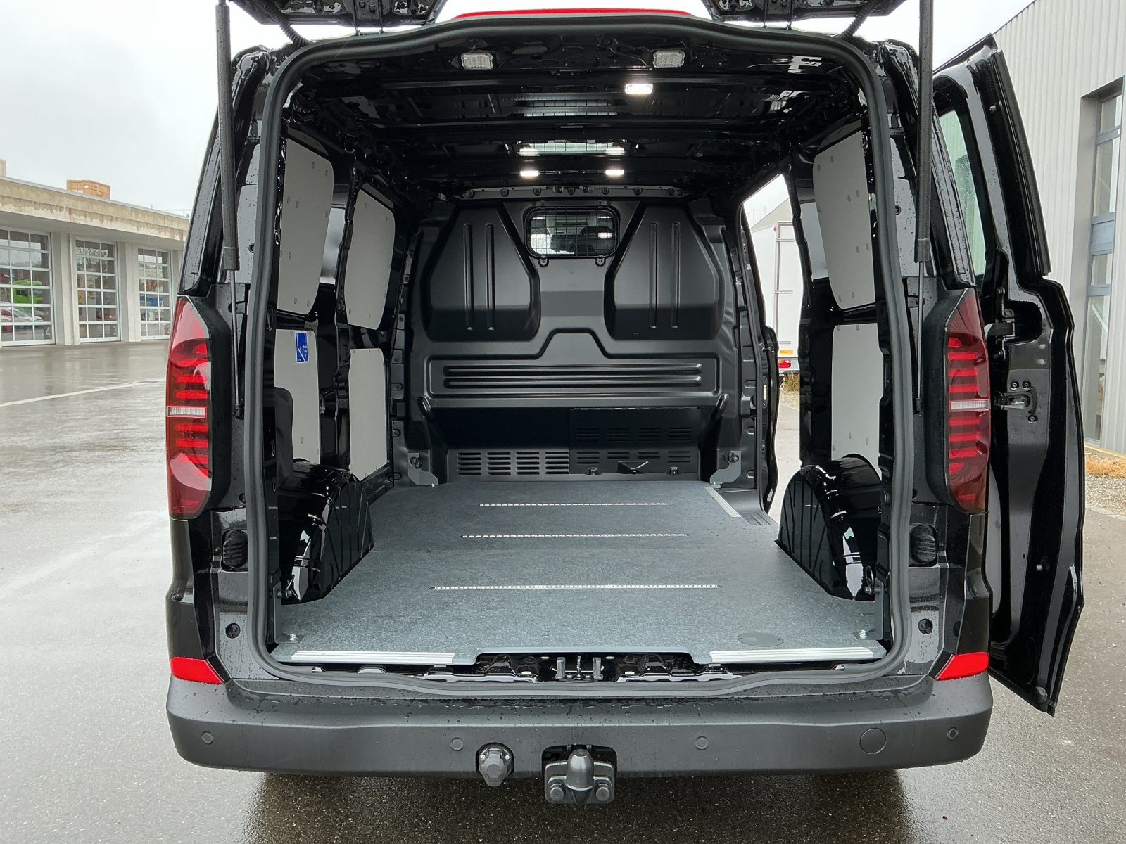 VW Transporter 2.0 TDI Pan Americana-image-13