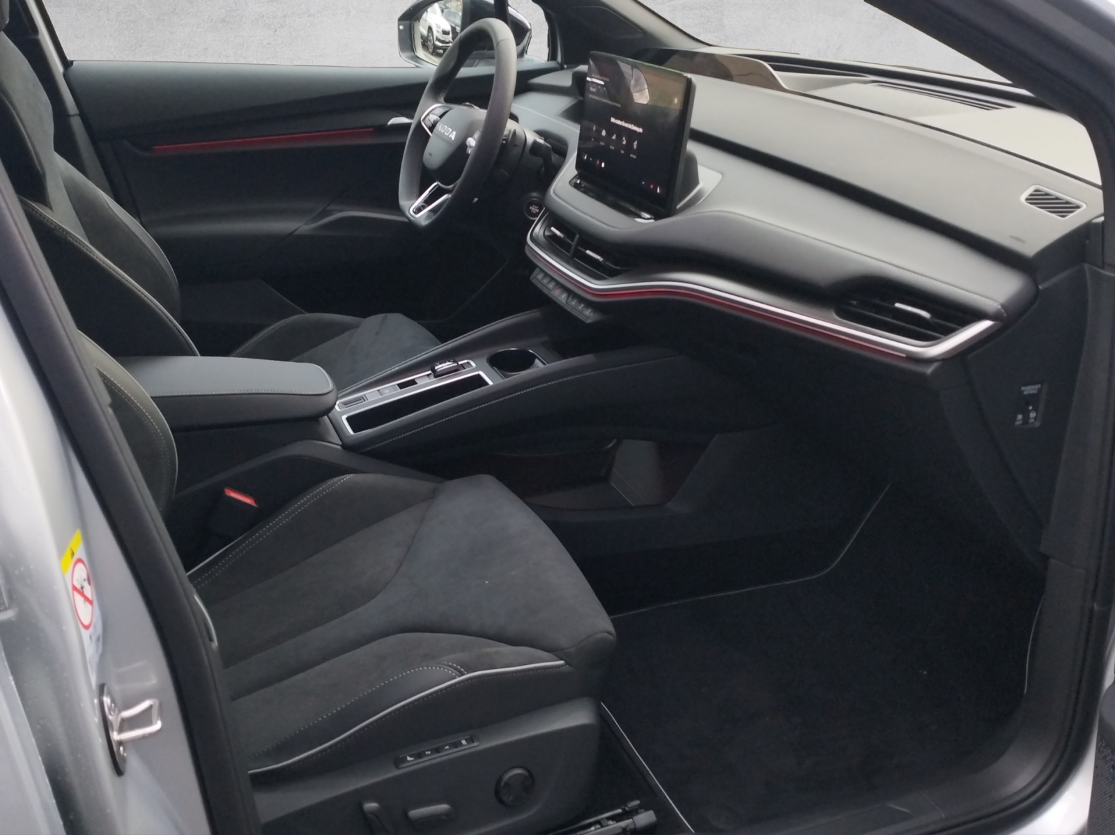 SKODA Enyaq 85 Sportline-image-9