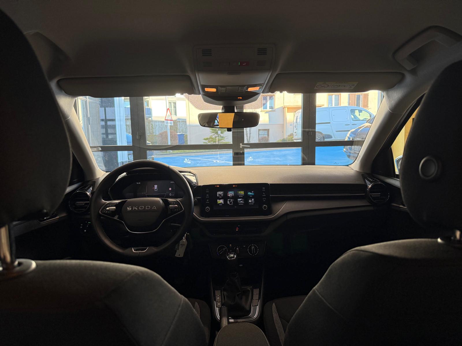 SKODA Fabia 1.0 MPI Essence-image-16