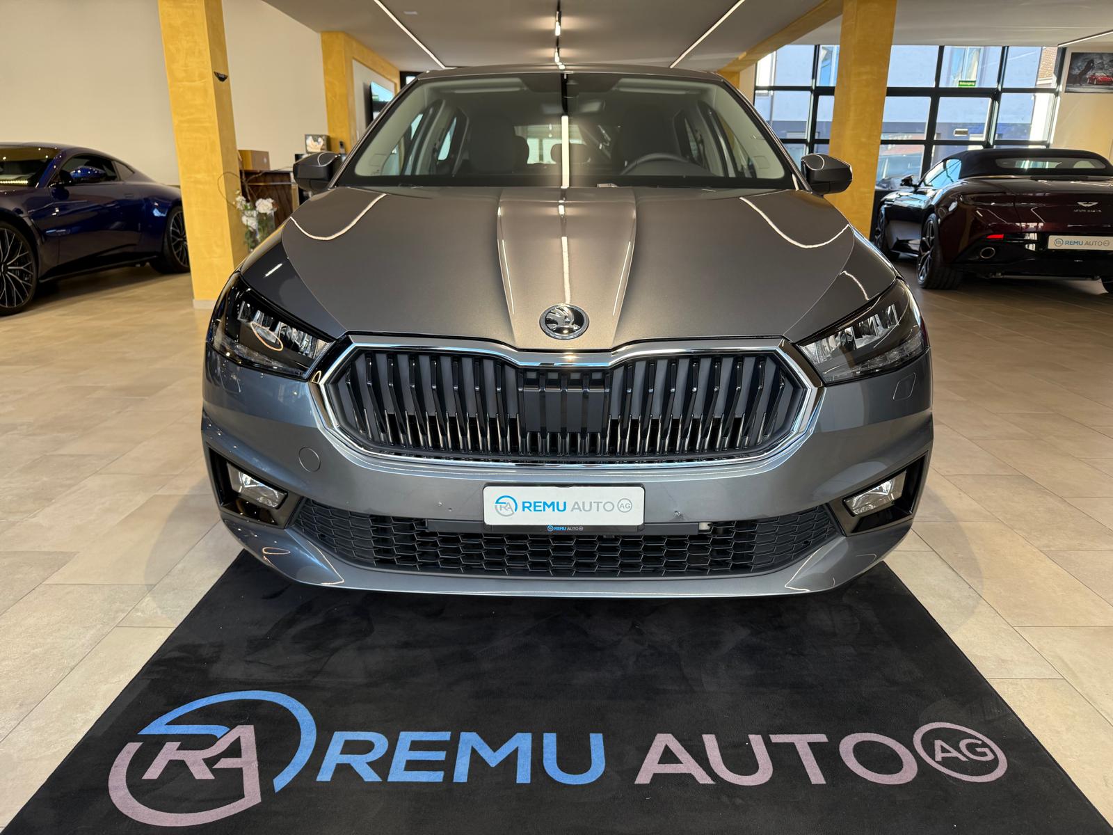SKODA Fabia 1.0 MPI Essence-image-1