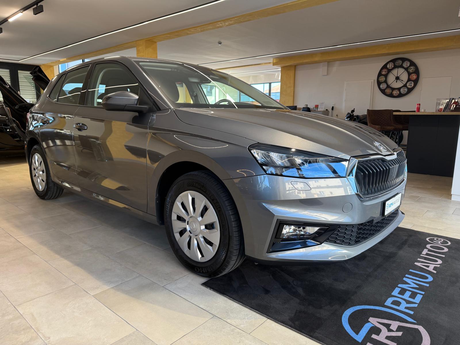 SKODA Fabia 1.0 MPI Essence-image-0