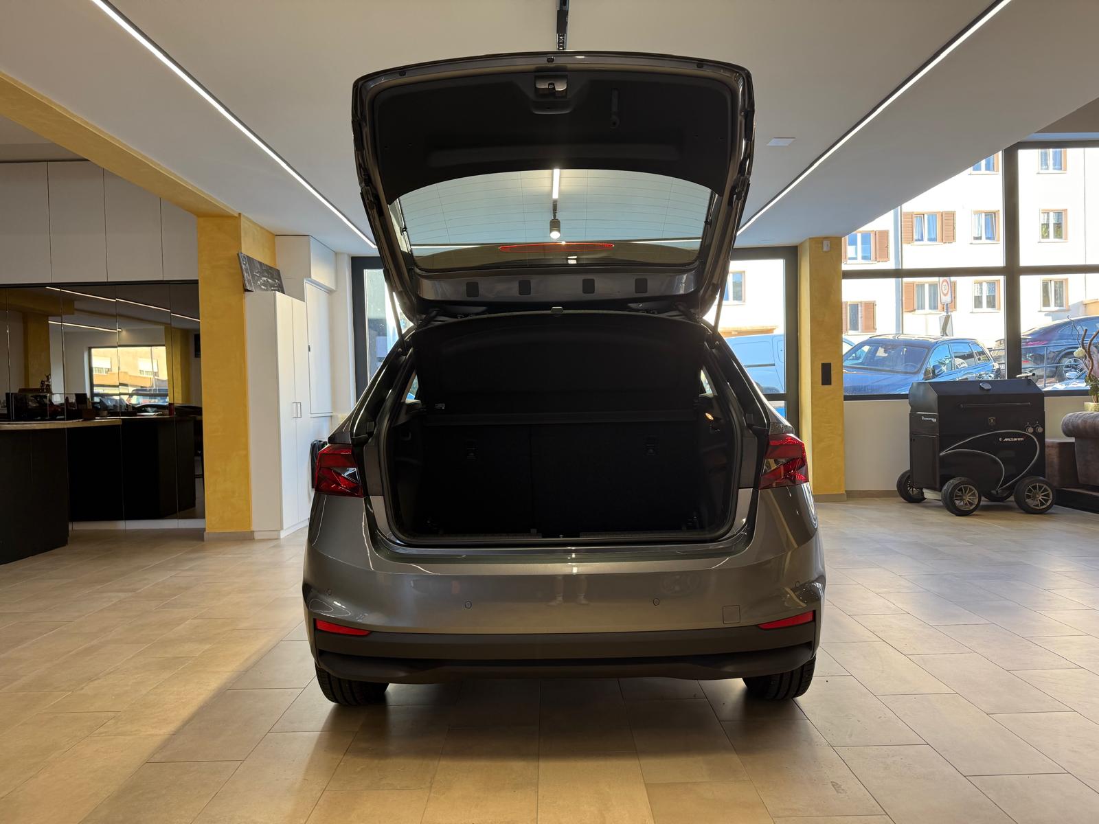 SKODA Fabia 1.0 MPI Essence-image-6