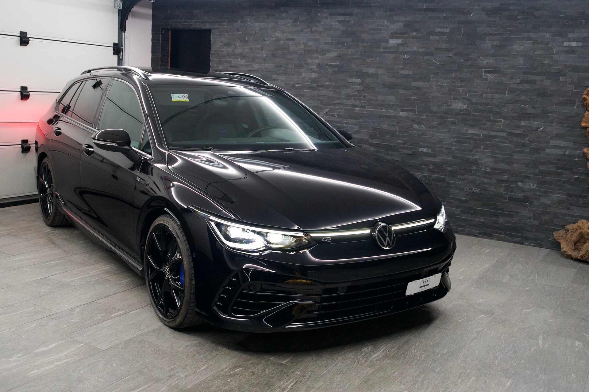 VW Golf Variant 2.0 TSI R DSG 4Motion-showroom-element-3