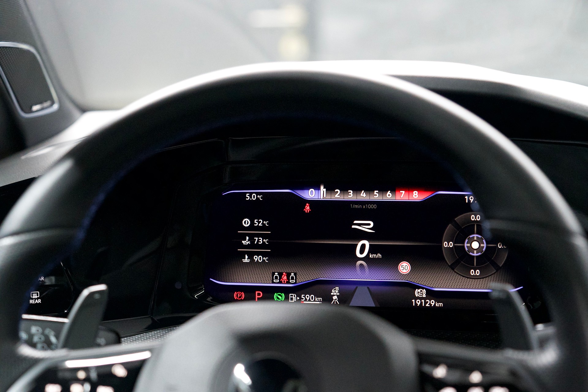 VW Golf Variant 2.0 TSI R DSG 4Motion-image-16
