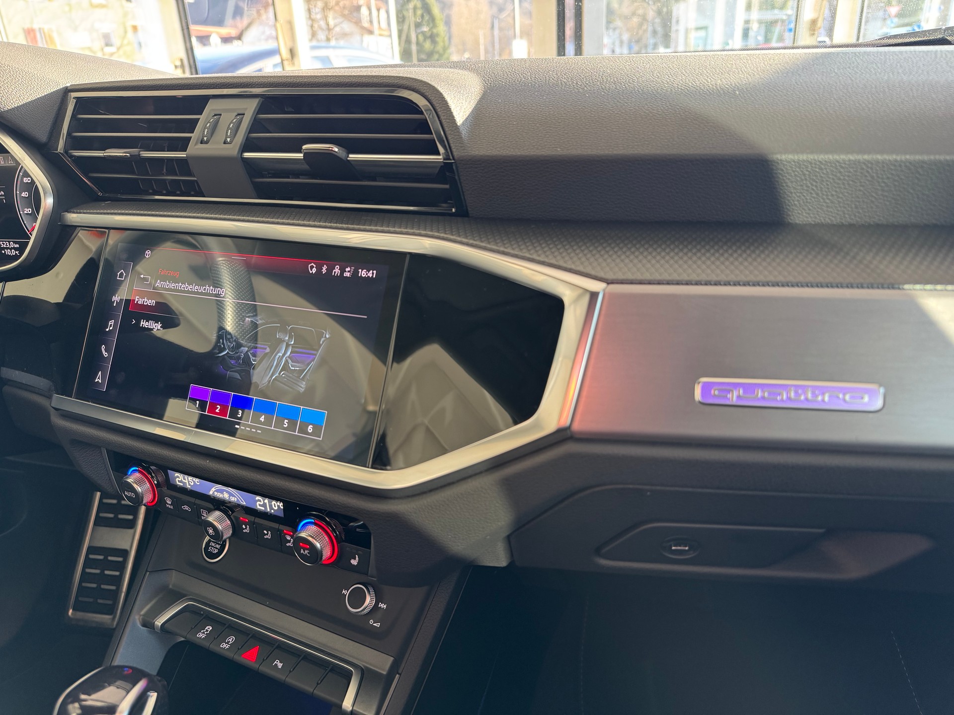AUDI Q3 45 TFSI S line quattro S-tronic-image-14