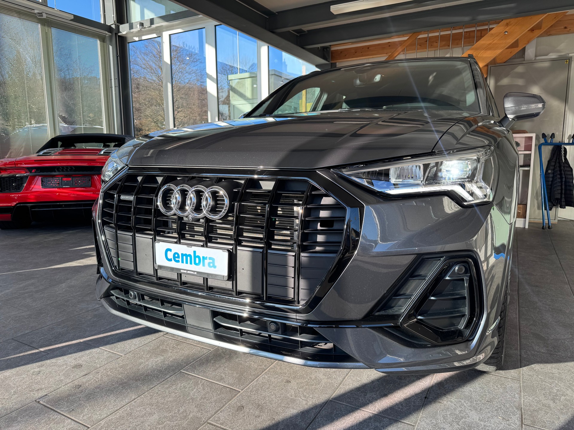 AUDI Q3 45 TFSI S line quattro S-tronic-image-2
