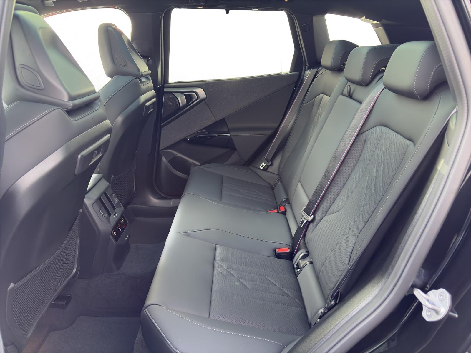 BMW X3 M50i-image-13