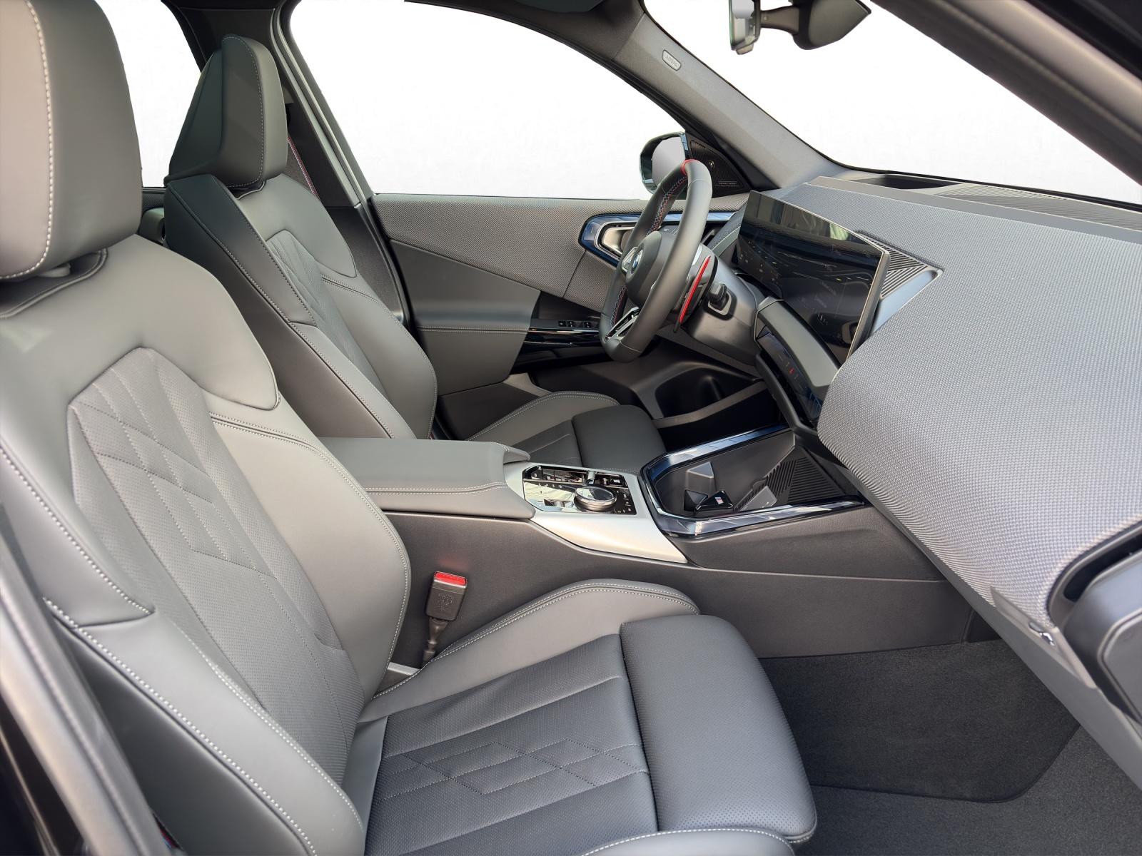 BMW X3 M50i-image-15