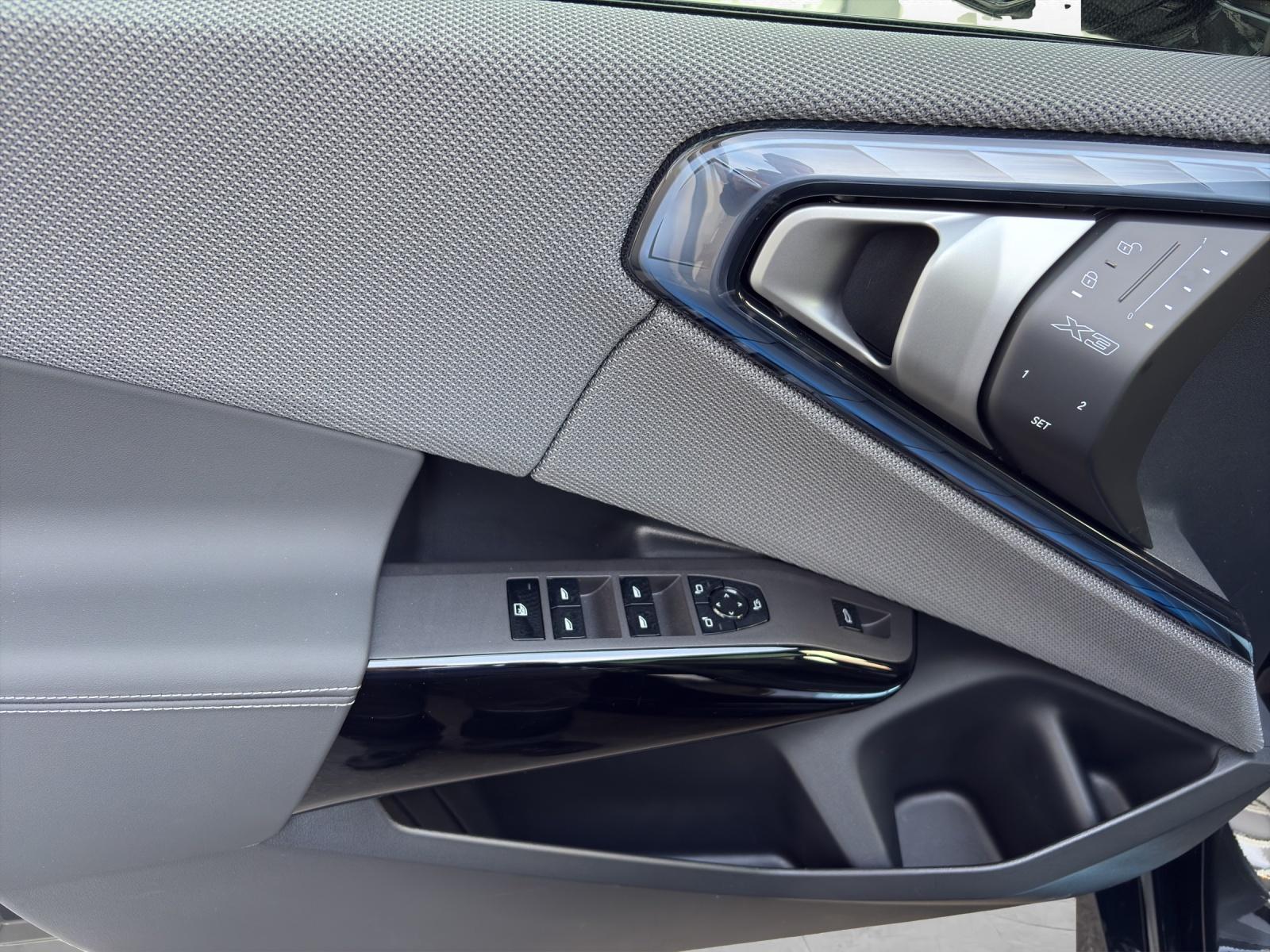 BMW X3 M50i-image-16
