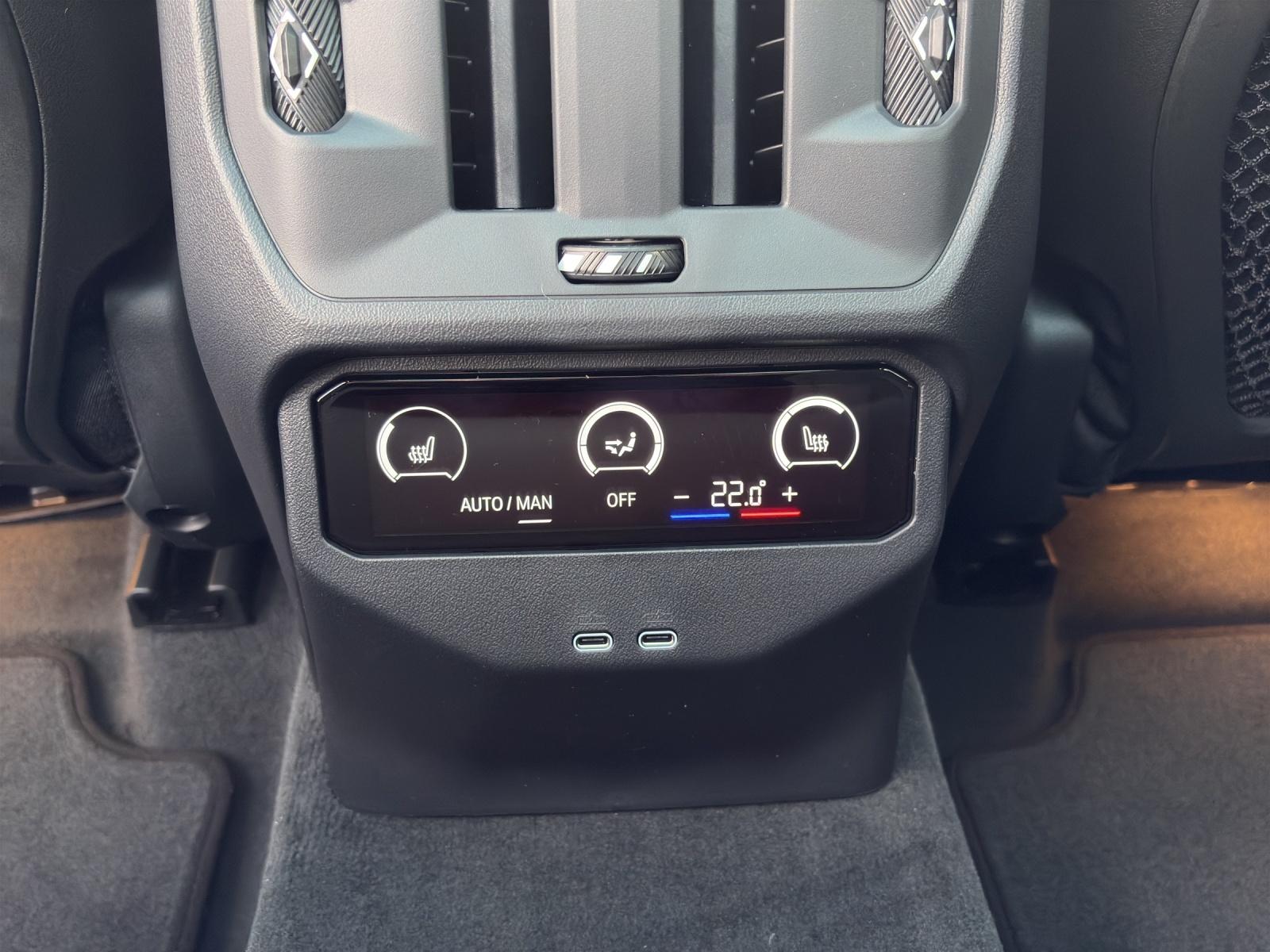 BMW X3 M50i-image-14