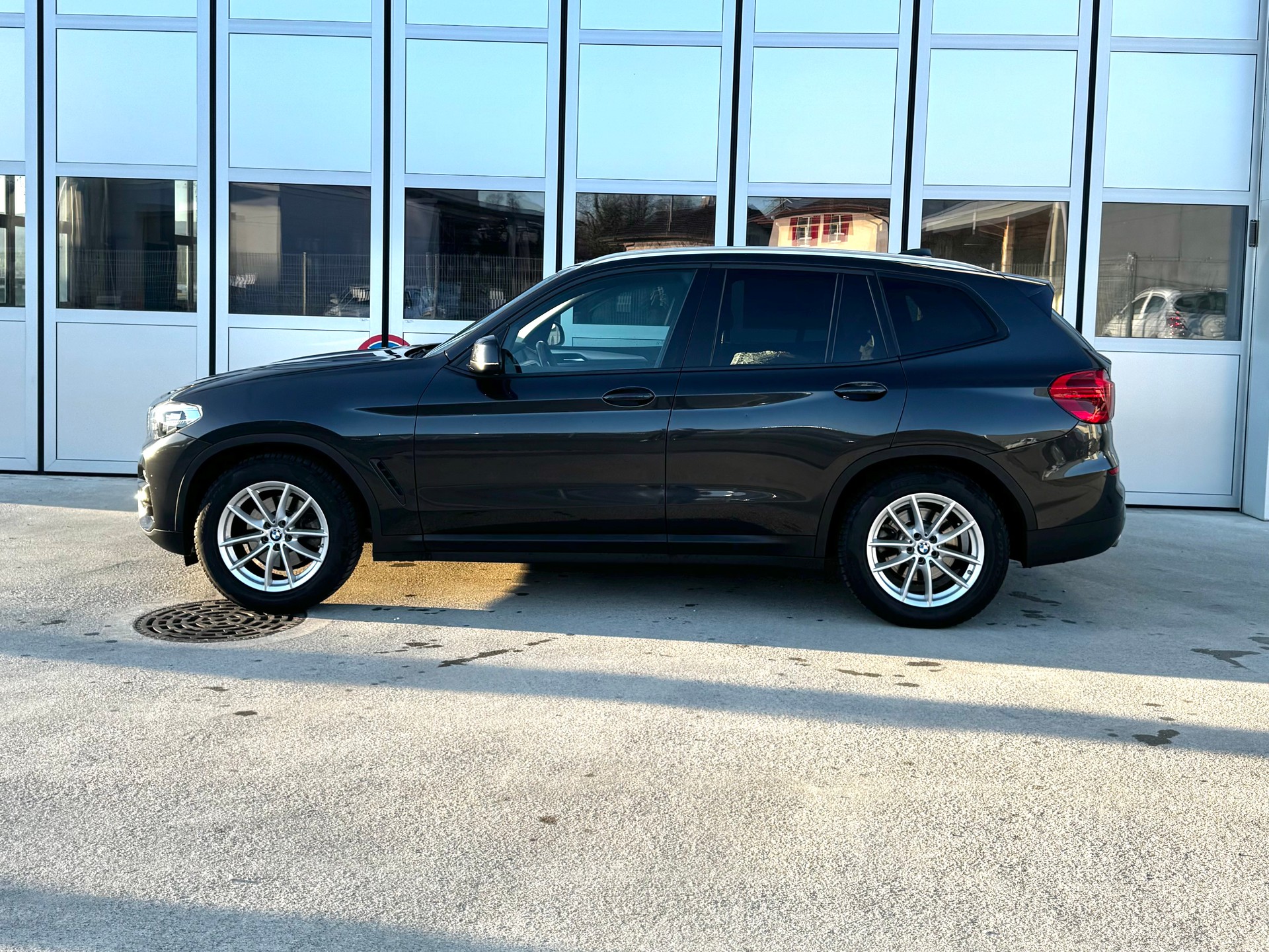 BMW X3 xDrive 20d Luxury Line Steptronic-showroom-element-3