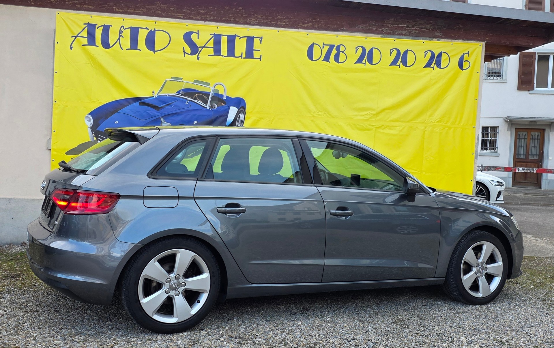 AUDI A3 Sportback 2.0 TDI Attraction-image-4