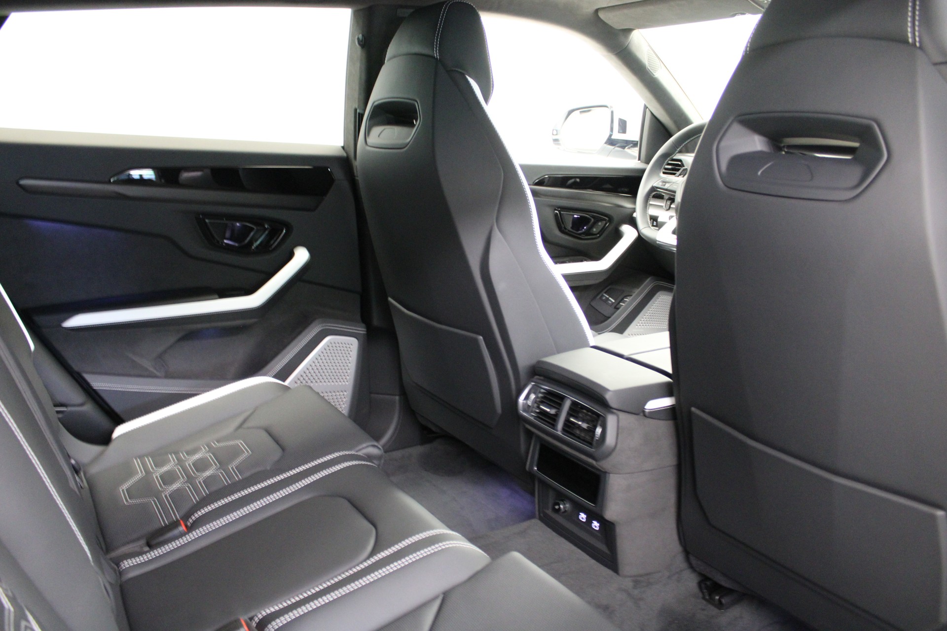 LAMBORGHINI Urus SE-image-7