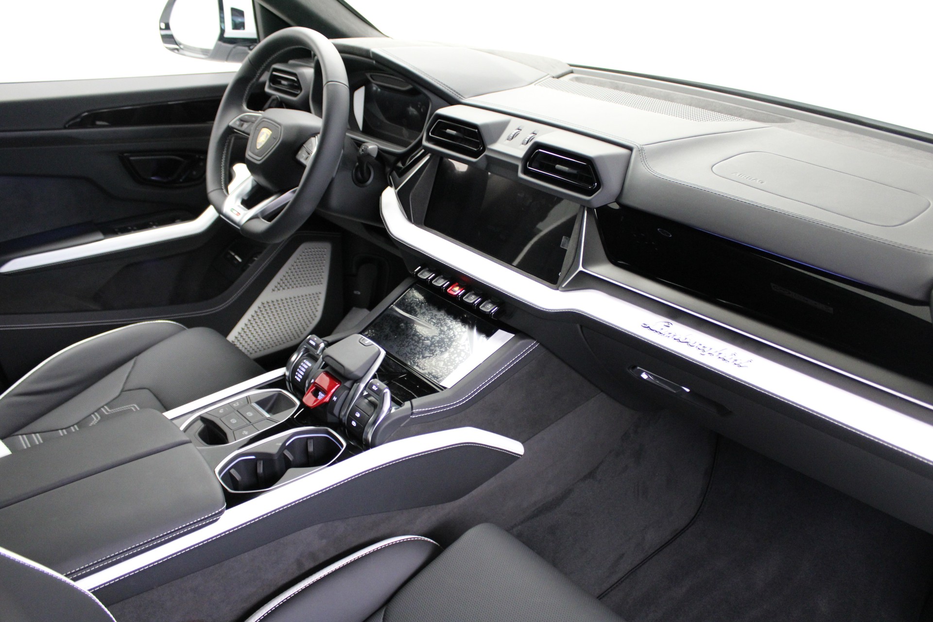 LAMBORGHINI Urus SE-image-5