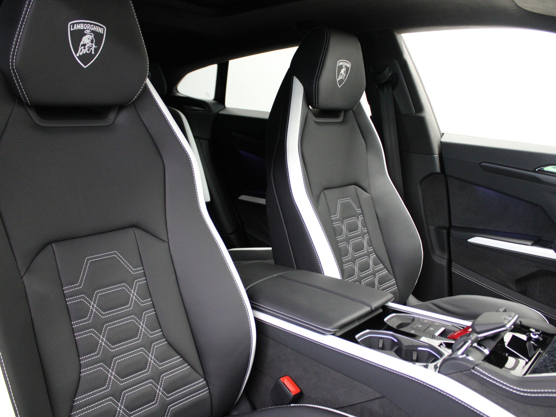 LAMBORGHINI Urus SE-image-6