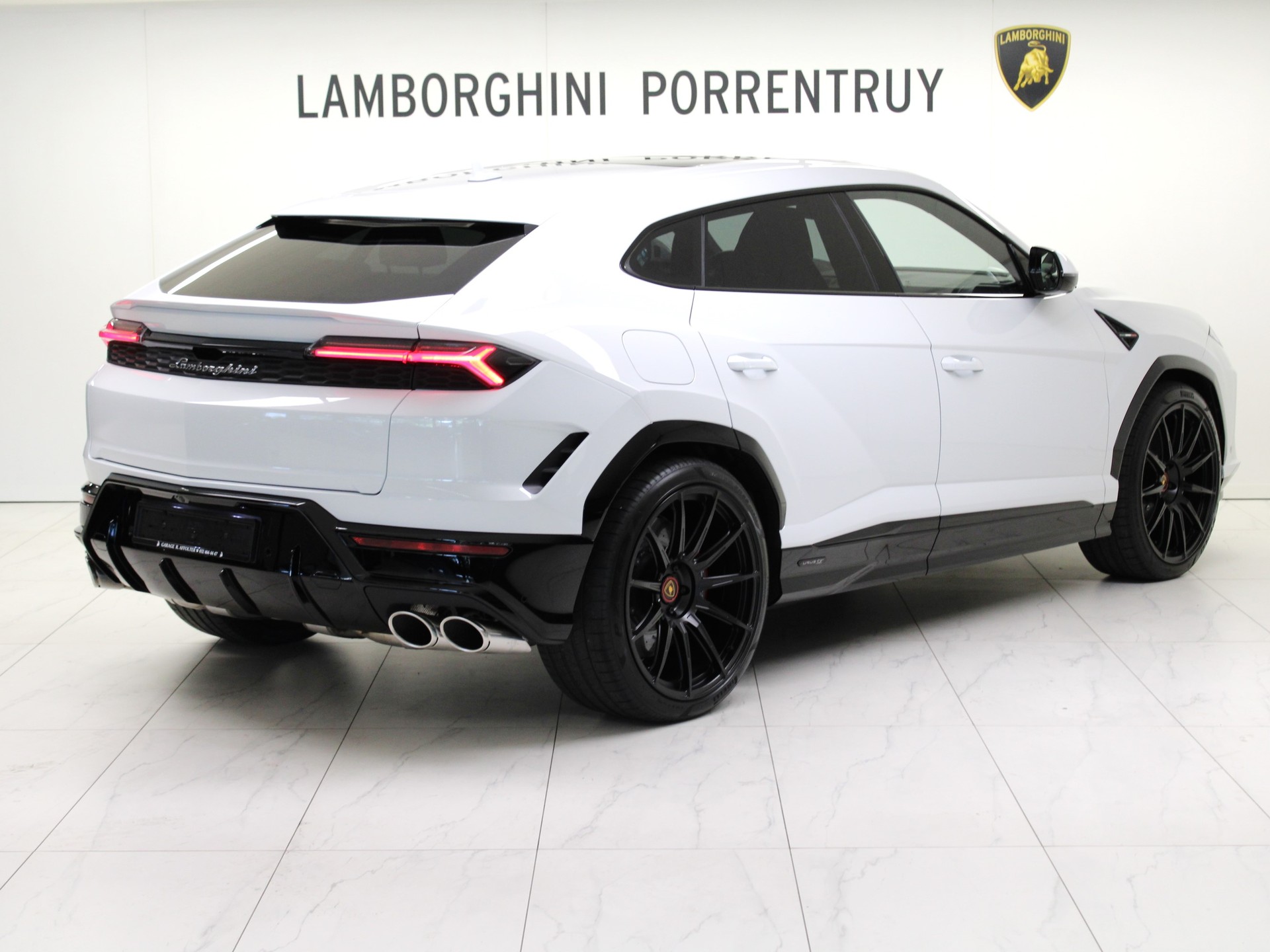 LAMBORGHINI Urus SE-image-2