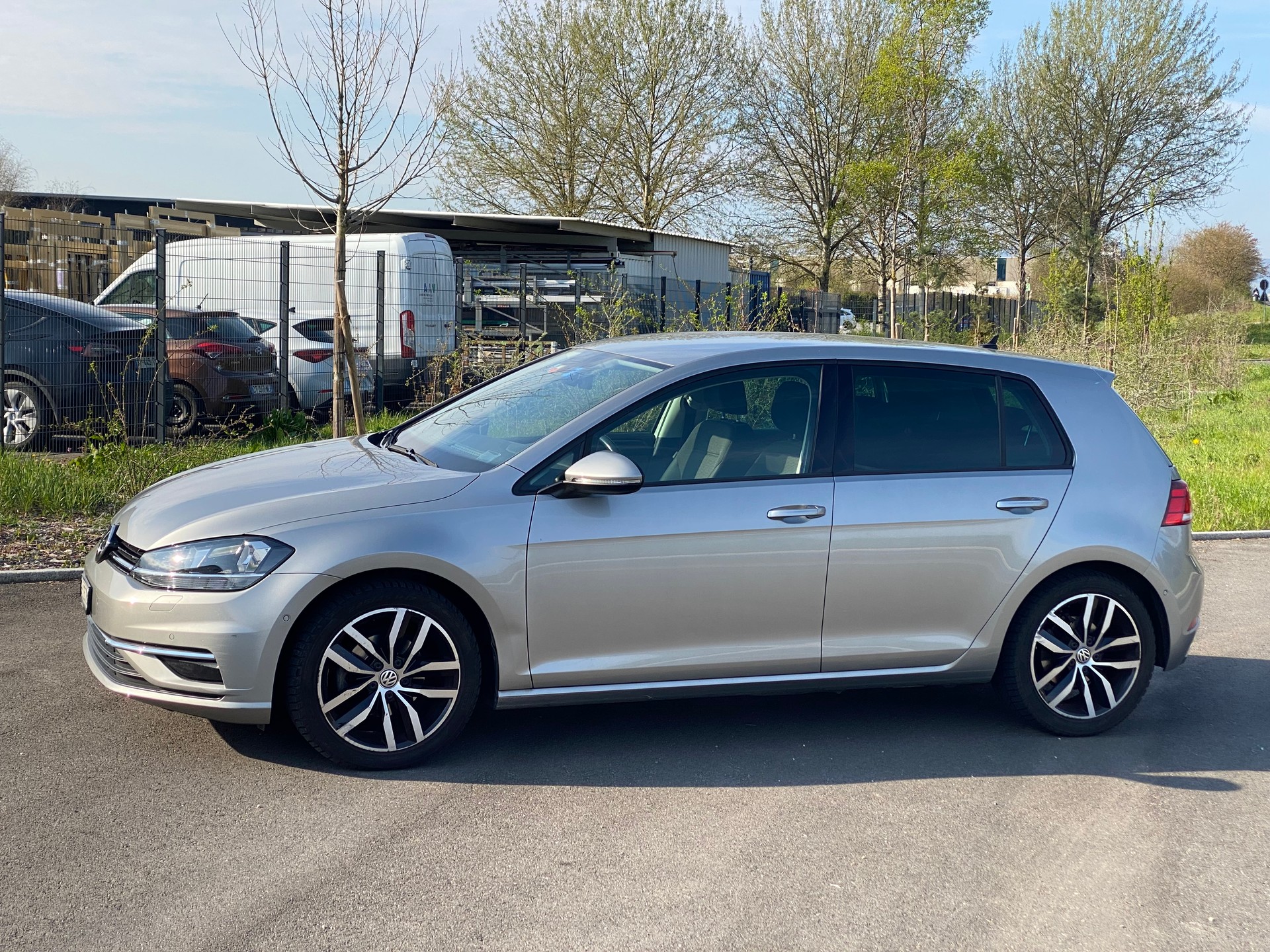 VW Golf 1.0 TSI Swiss Line-image-0