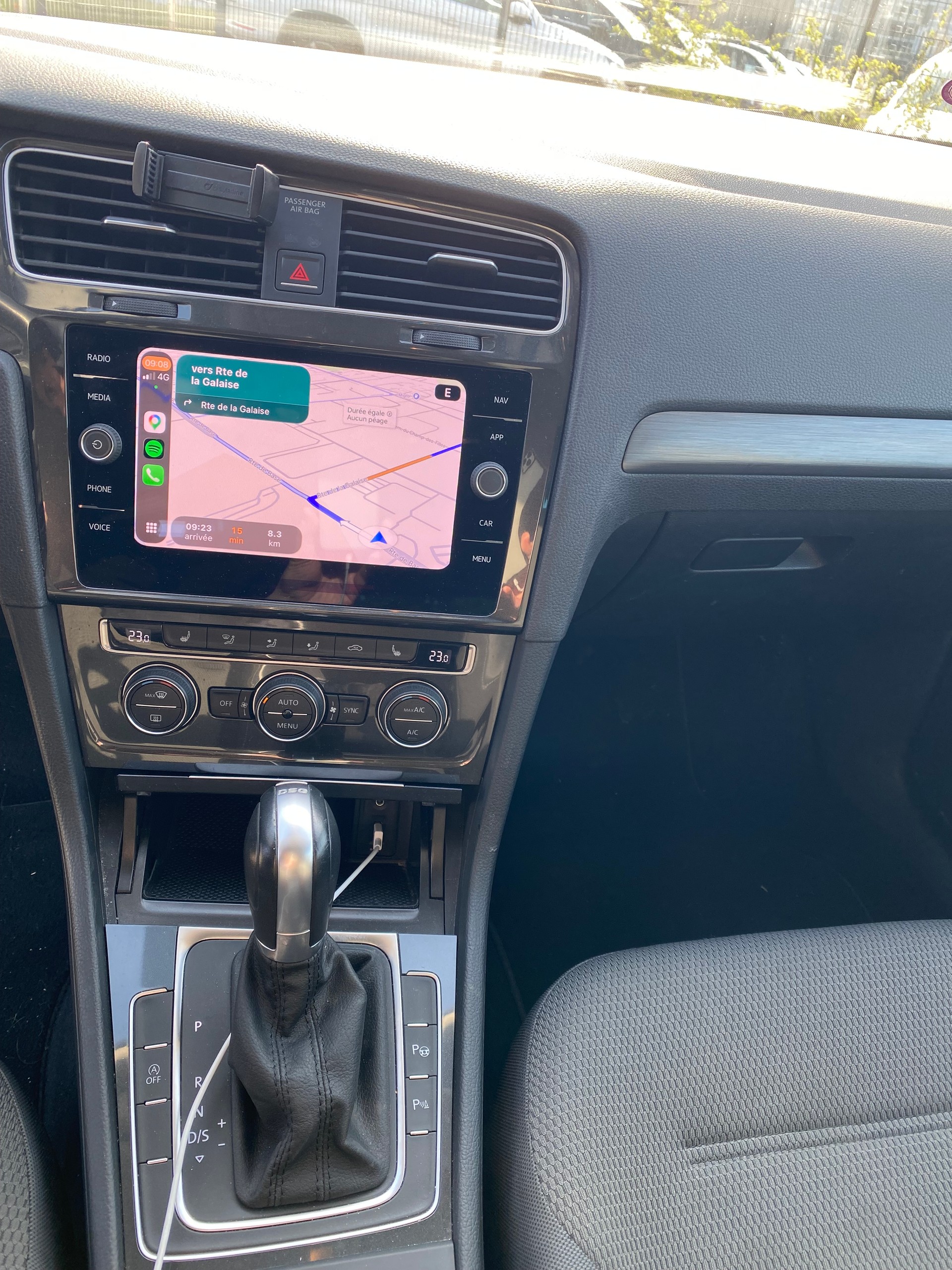 VW Golf 1.0 TSI Swiss Line-image-9