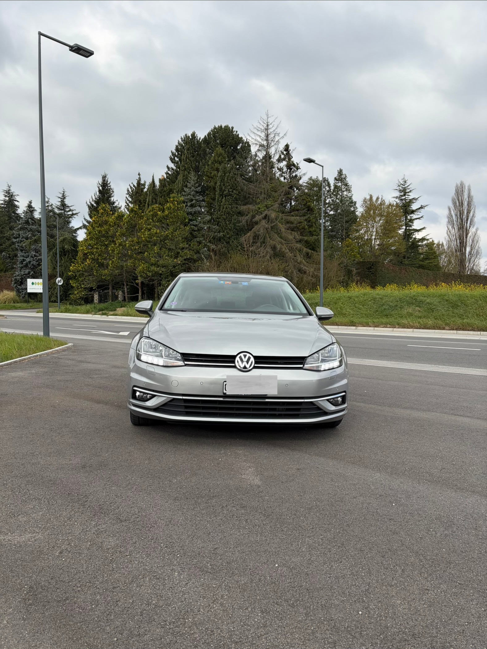 VW Golf 1.0 TSI Swiss Line-image-3